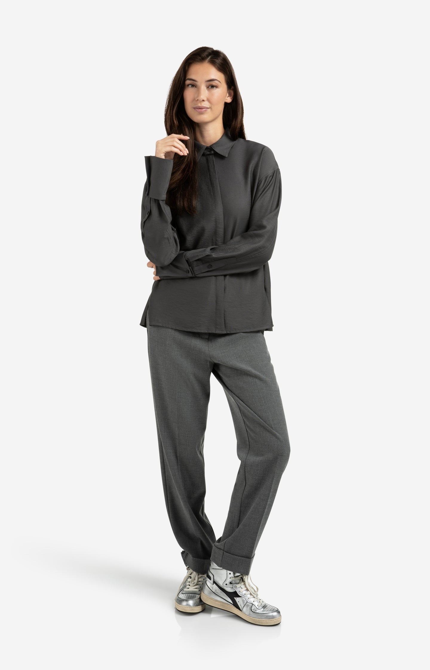 Blouse with removable collar and cuffs