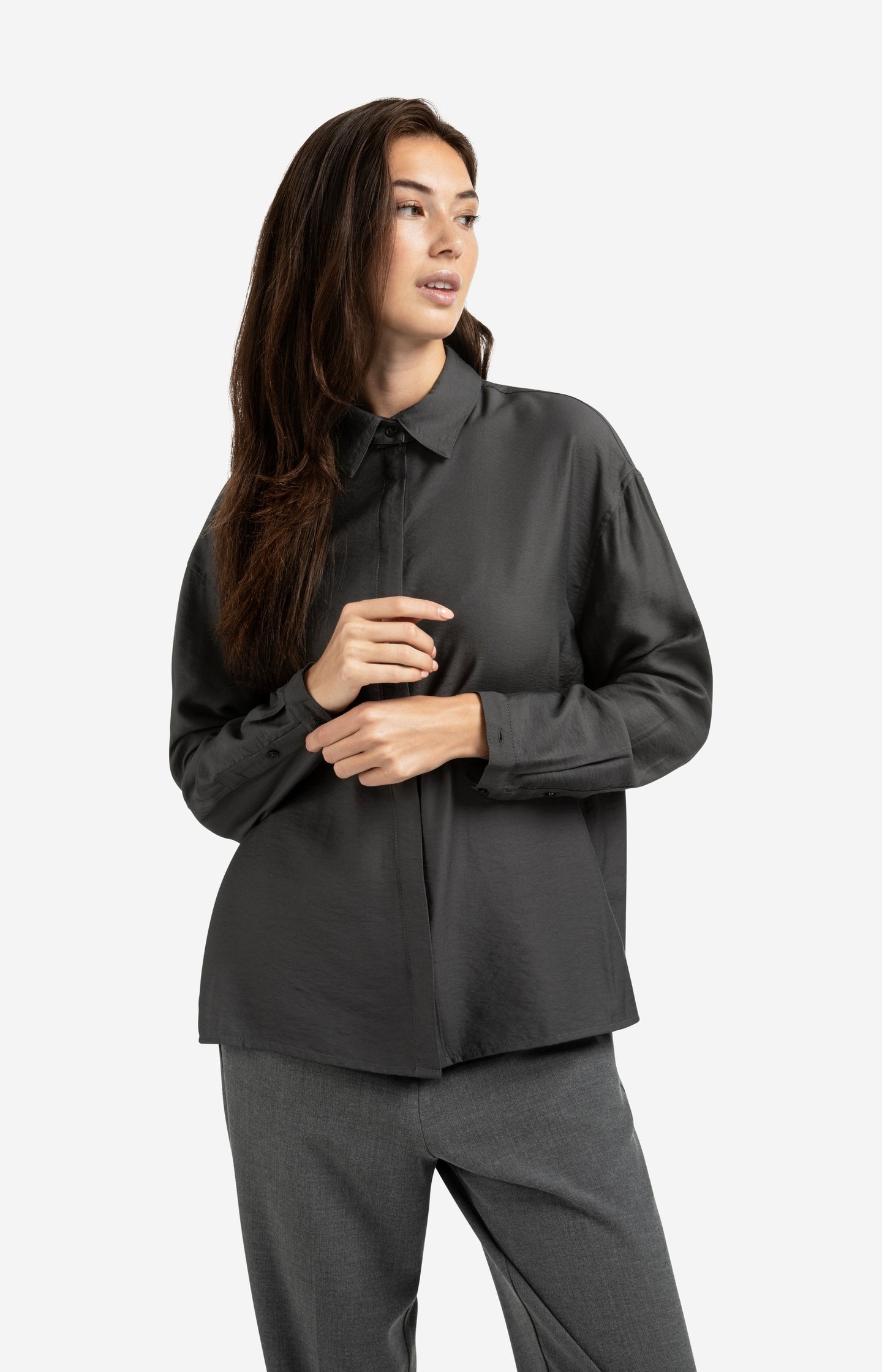 Blouse with removable collar and cuffs