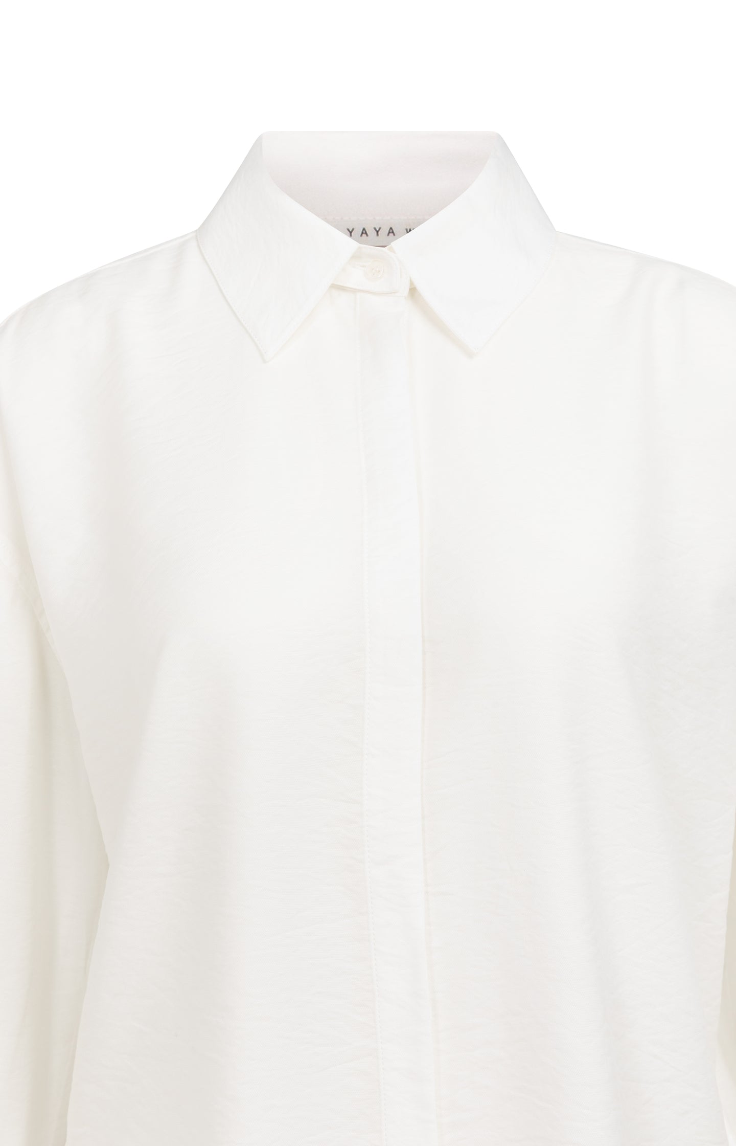 Blouse with removable collar and cuffs
