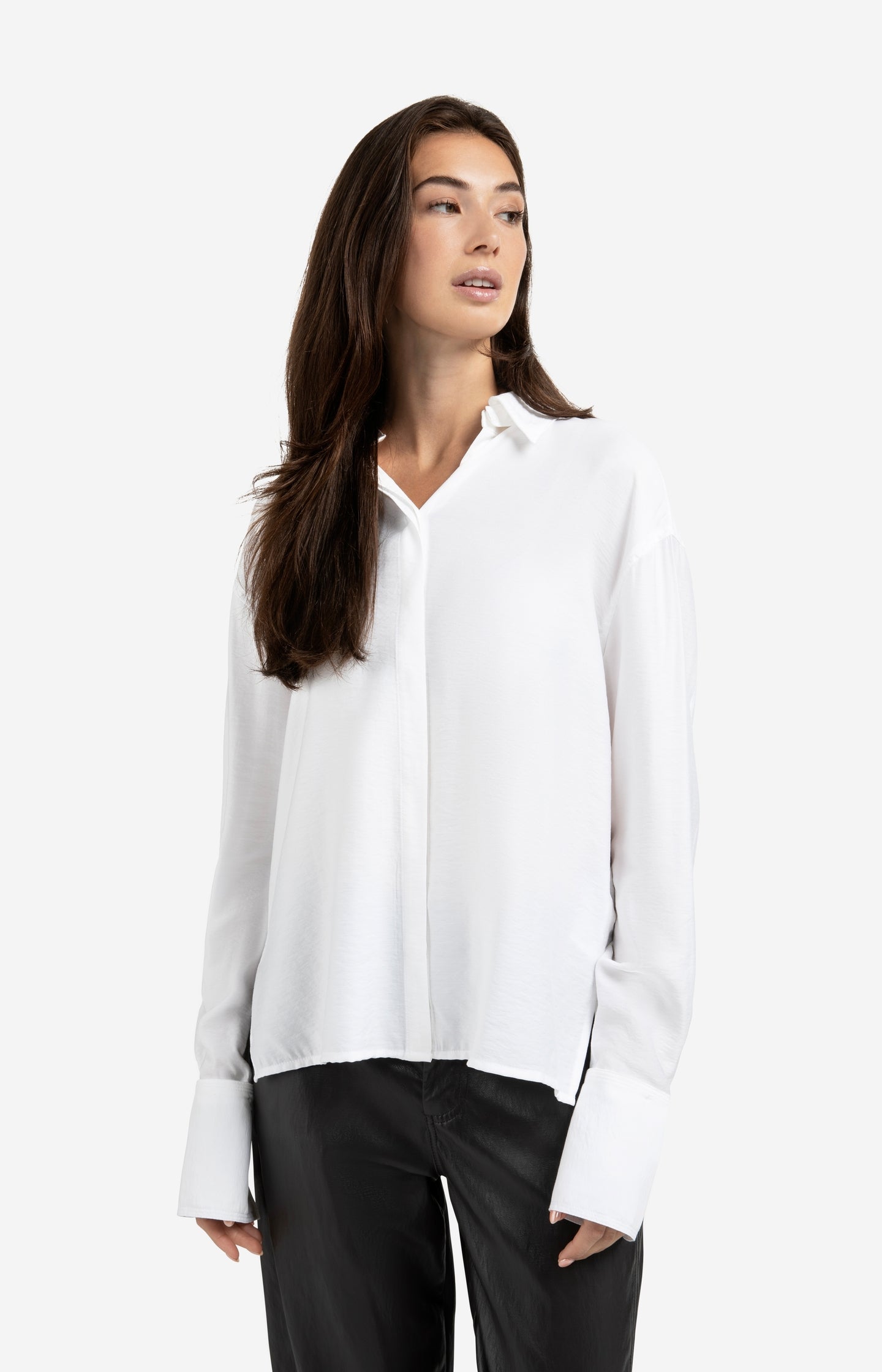 Blouse with removable collar and cuffs