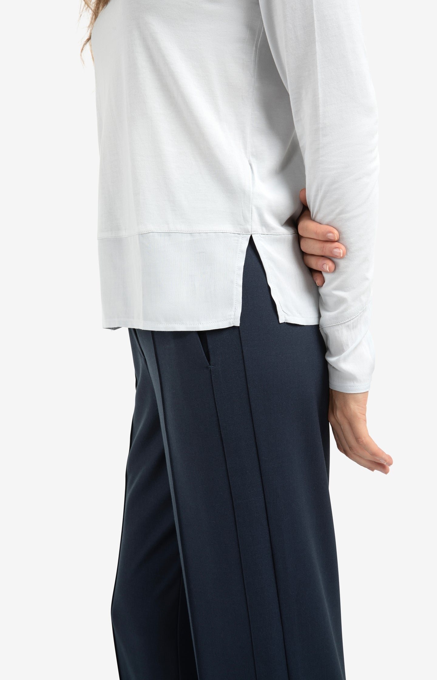 Boyfriend jeans with mid waist and straight legs
