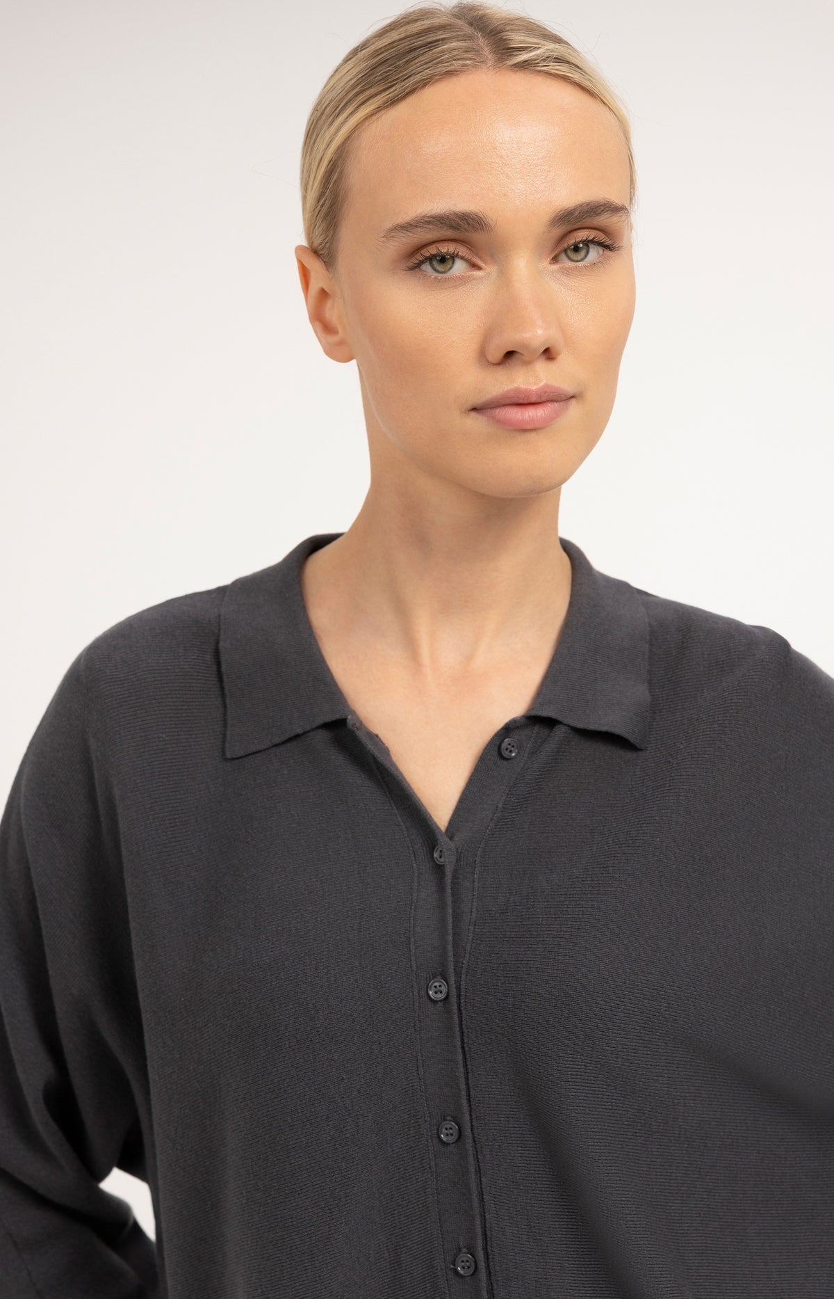 Cardigan with collar and button closure - Hole Black