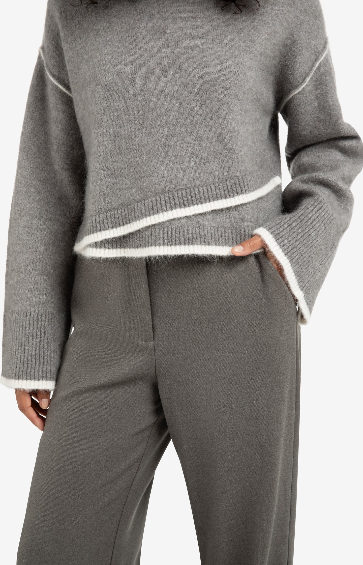 Cardigan with detachable collar and button closure