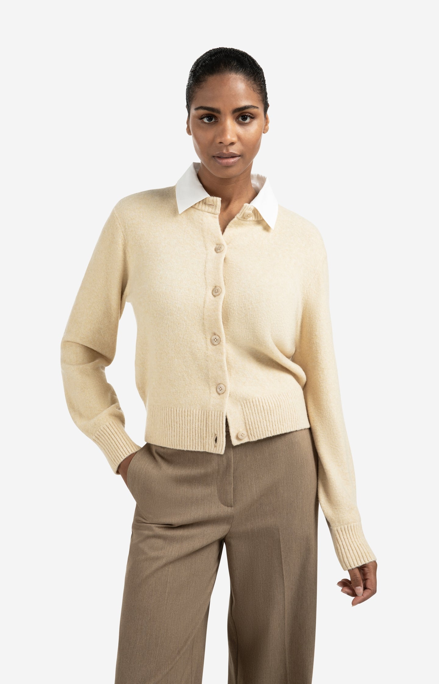 Cardigan with detachable collar and button closure
