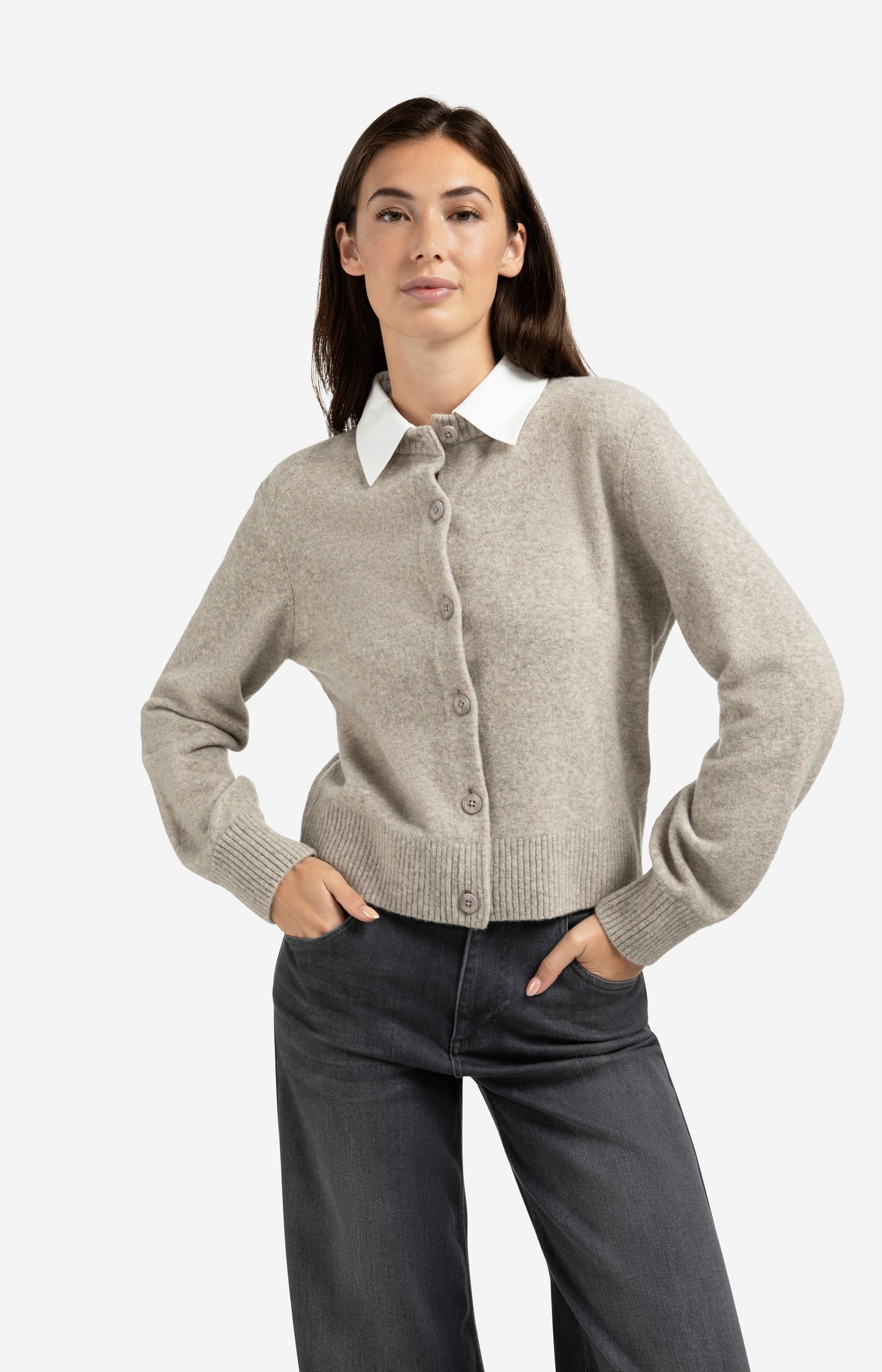 Cardigan with detachable collar and button closure
