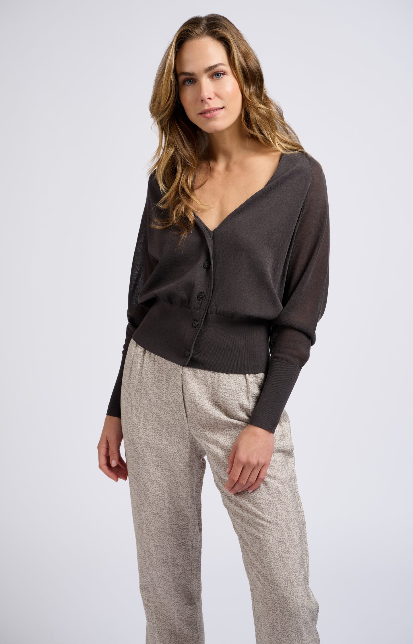 Cardigan with V-neck and long sleeves in regular fit - Licorice Black