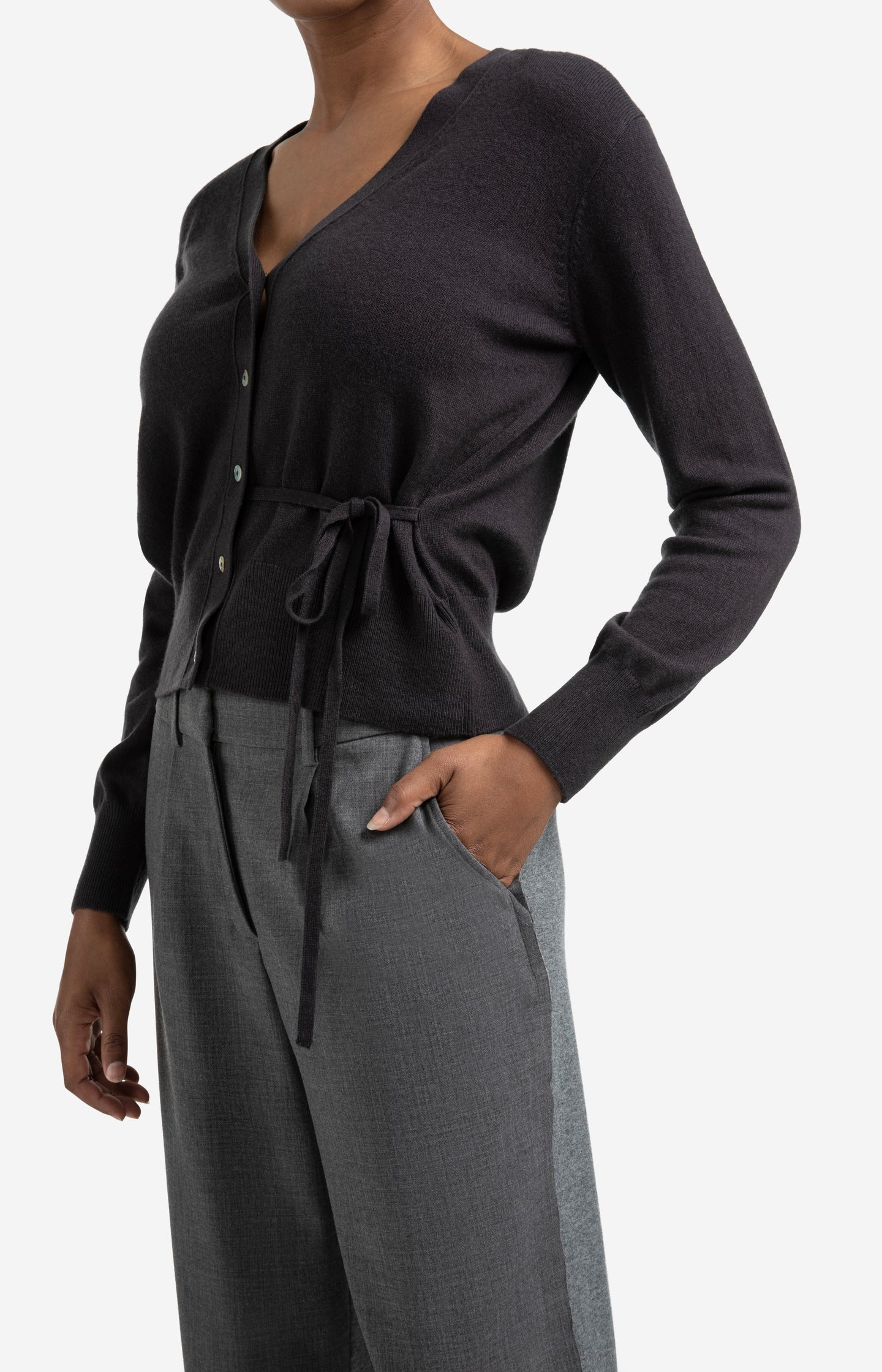 Cardigan with V-neck and tie waist