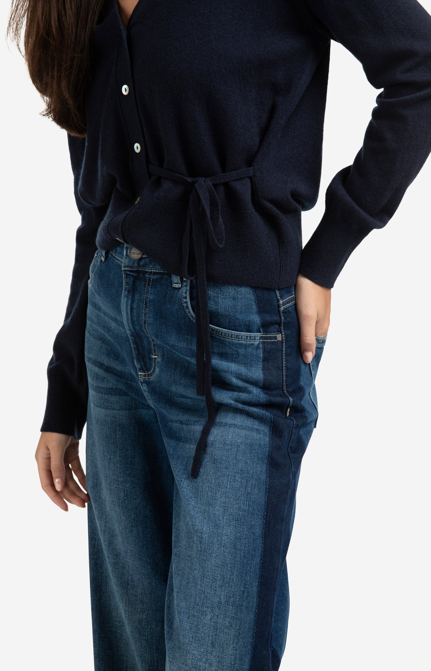 Cardigan with V-neck and tie waist - Type: lookbook