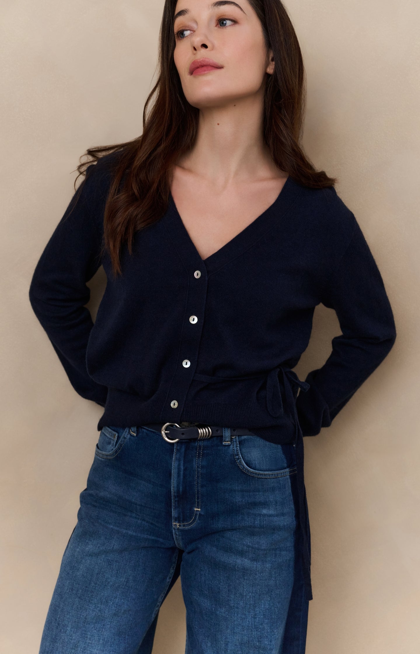 Cardigan with V-neck and tie waist