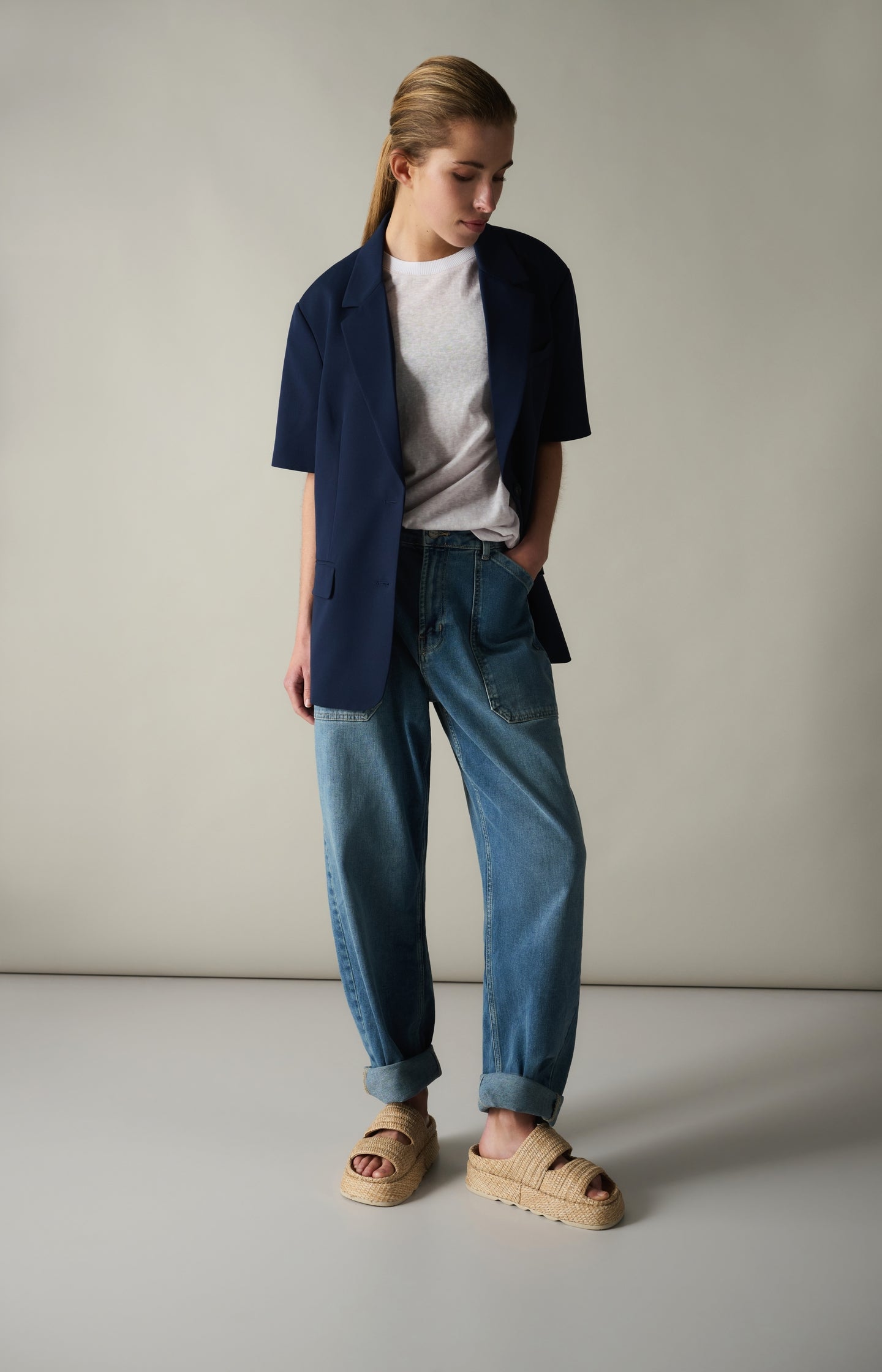 Cargo jeans with low crotch and wide legs