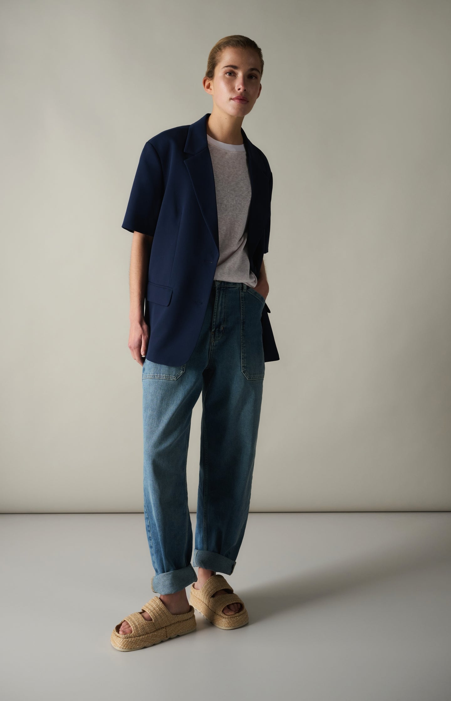 Cargo jeans with low crotch and wide legs