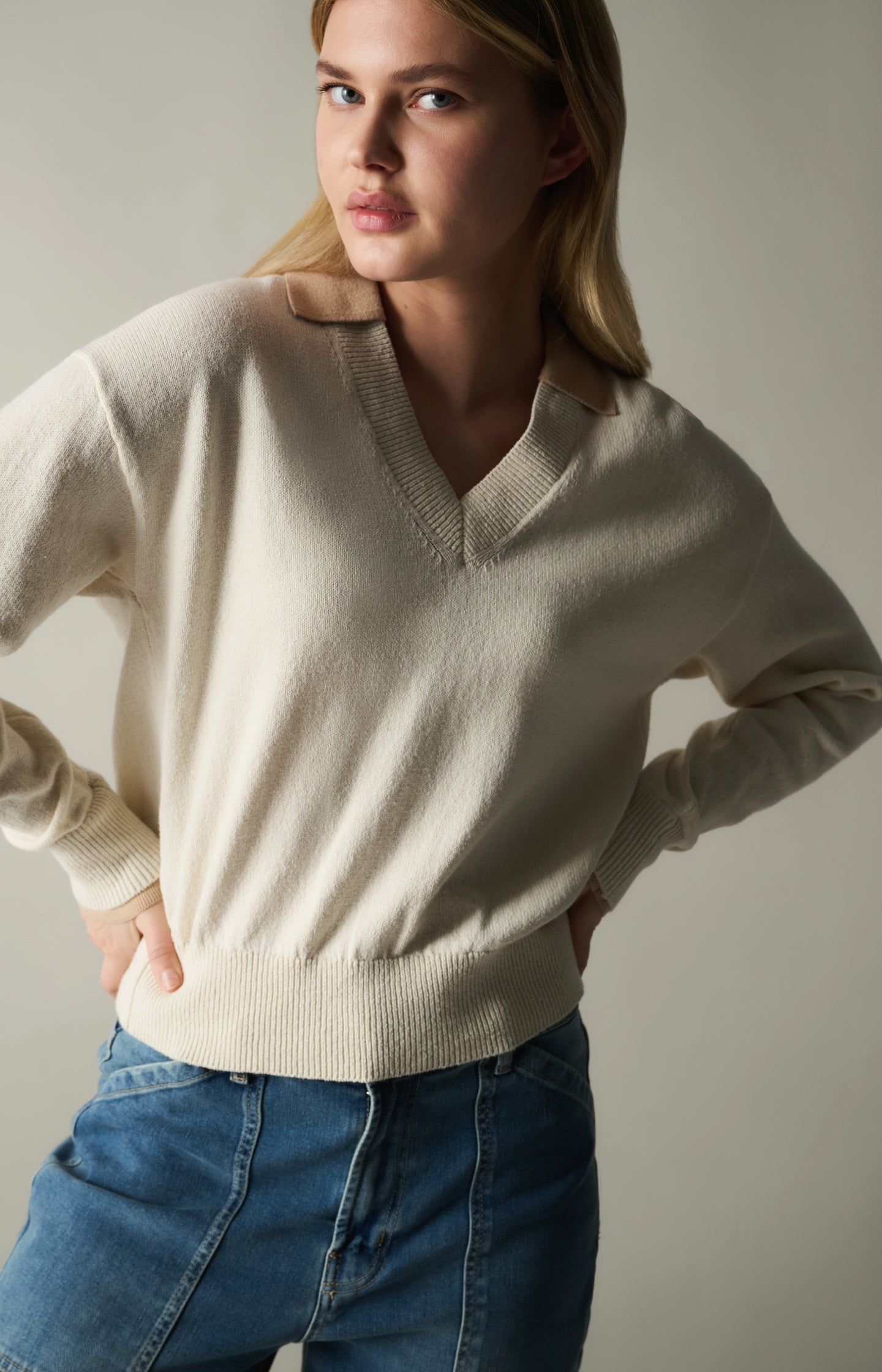 Cargo jeans with low crotch and wide legs