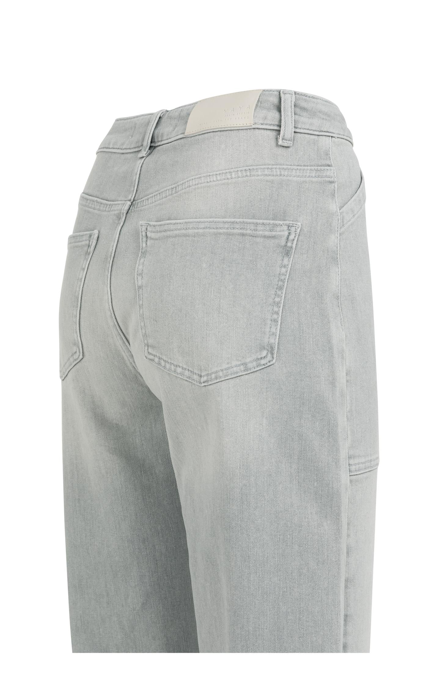 Cargo jeans with low crotch and wide legs