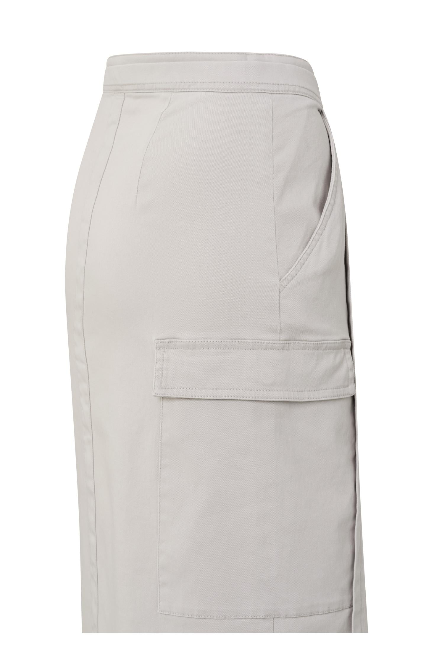 Cargo midi skirt with slit, pockets, pleated details and zip