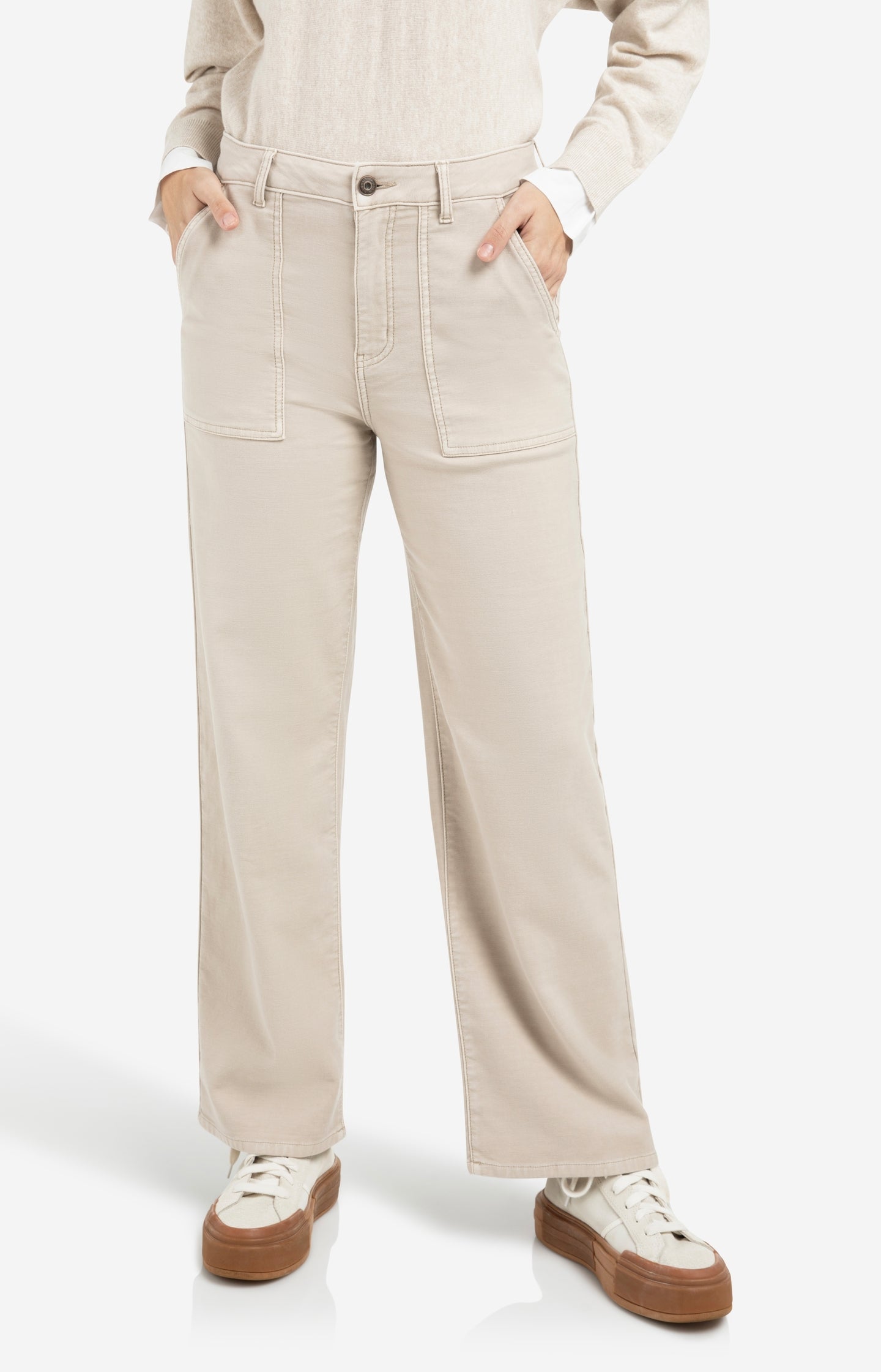 Cargo trousers with straight legs and patch pockets