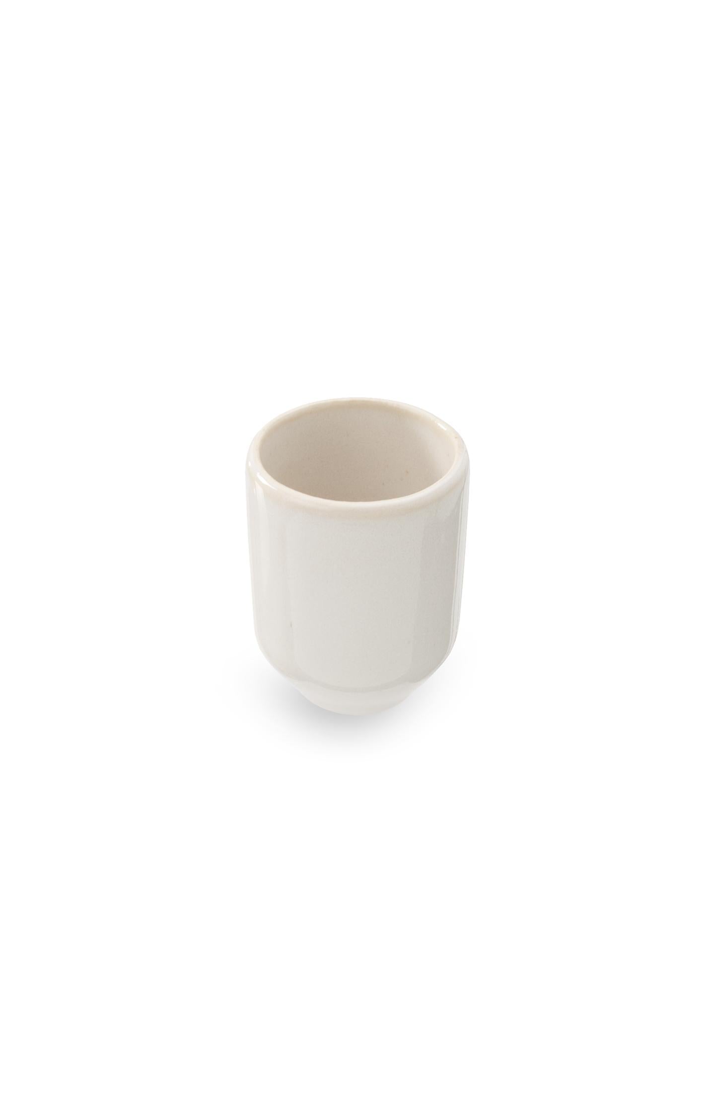 Ceramic espresso cup with wavy rim - Type: product