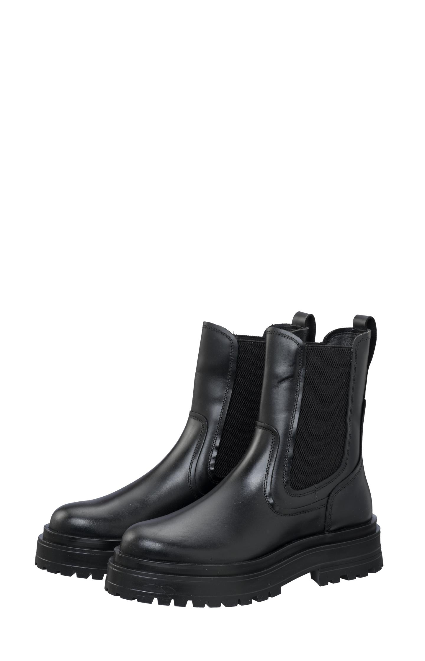 Chelsea boots in leather - Black - Type: product