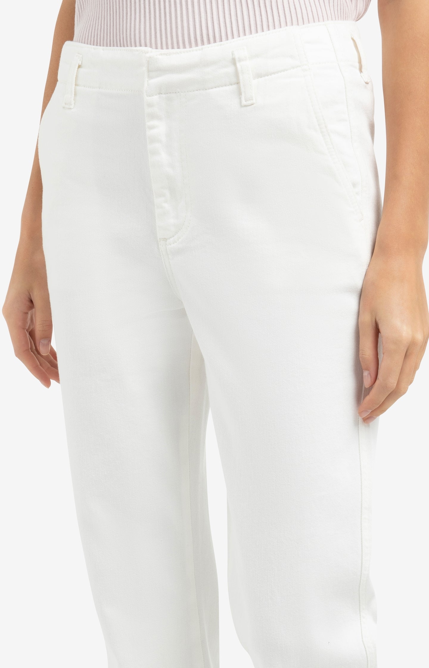 Chino jeans with straight legs and welt pockets (L32)