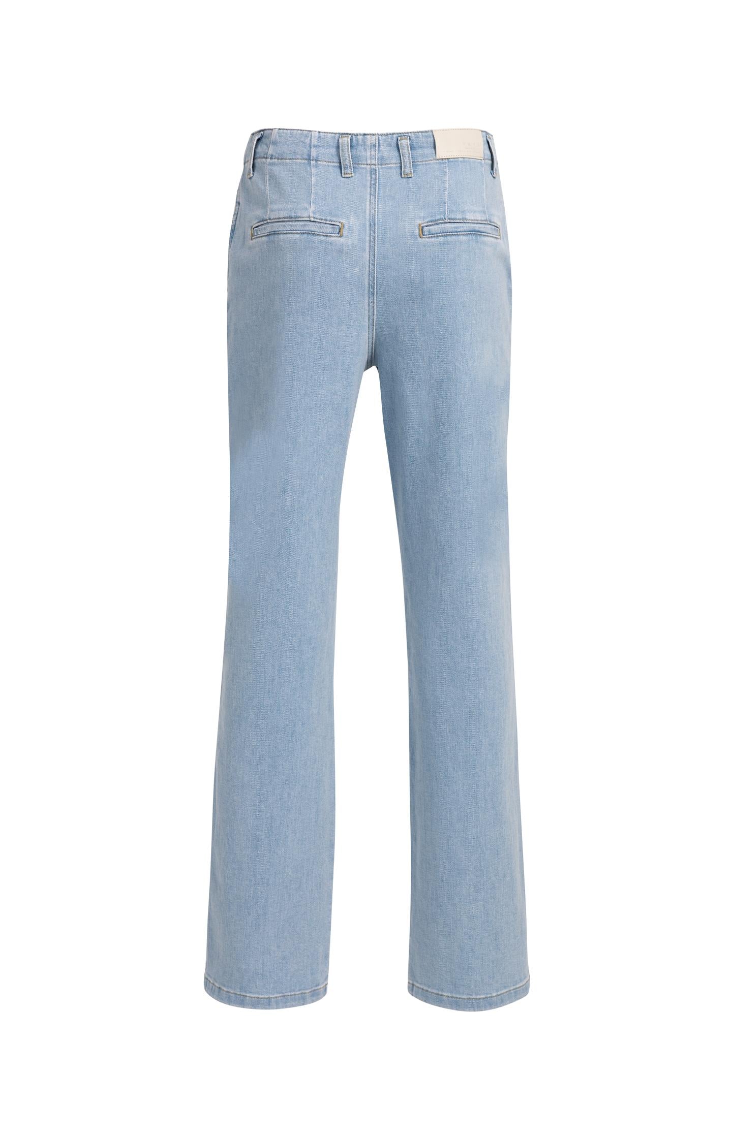 Chino jeans with straight legs and welt pockets (L32)