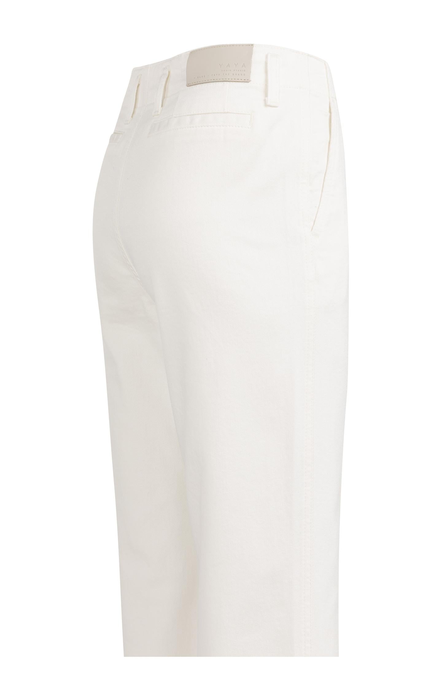 Chino jeans with straight legs and welt pockets (L34)