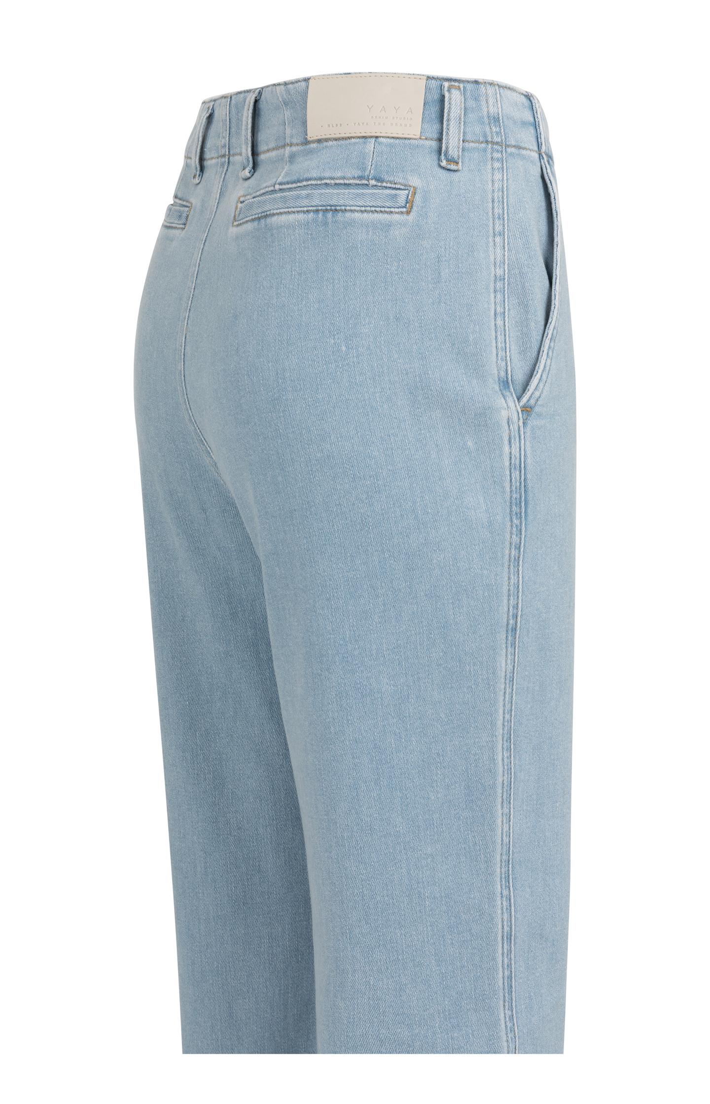 Chino jeans with straight legs and welt pockets (L34)