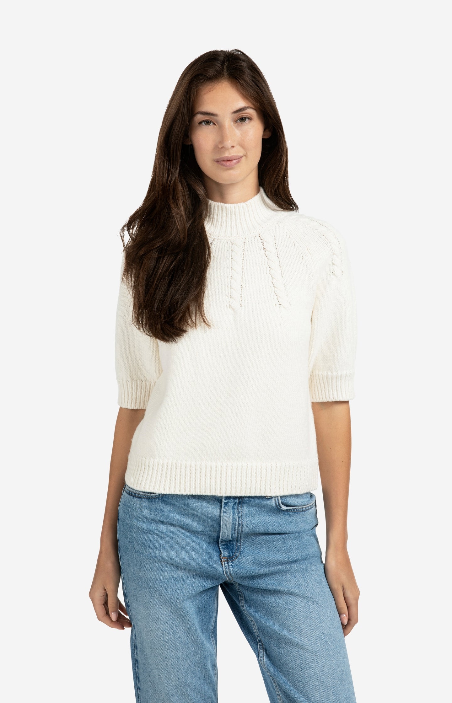 Chunky knit sweater with cable details and mid sleeves - Type: lookbook