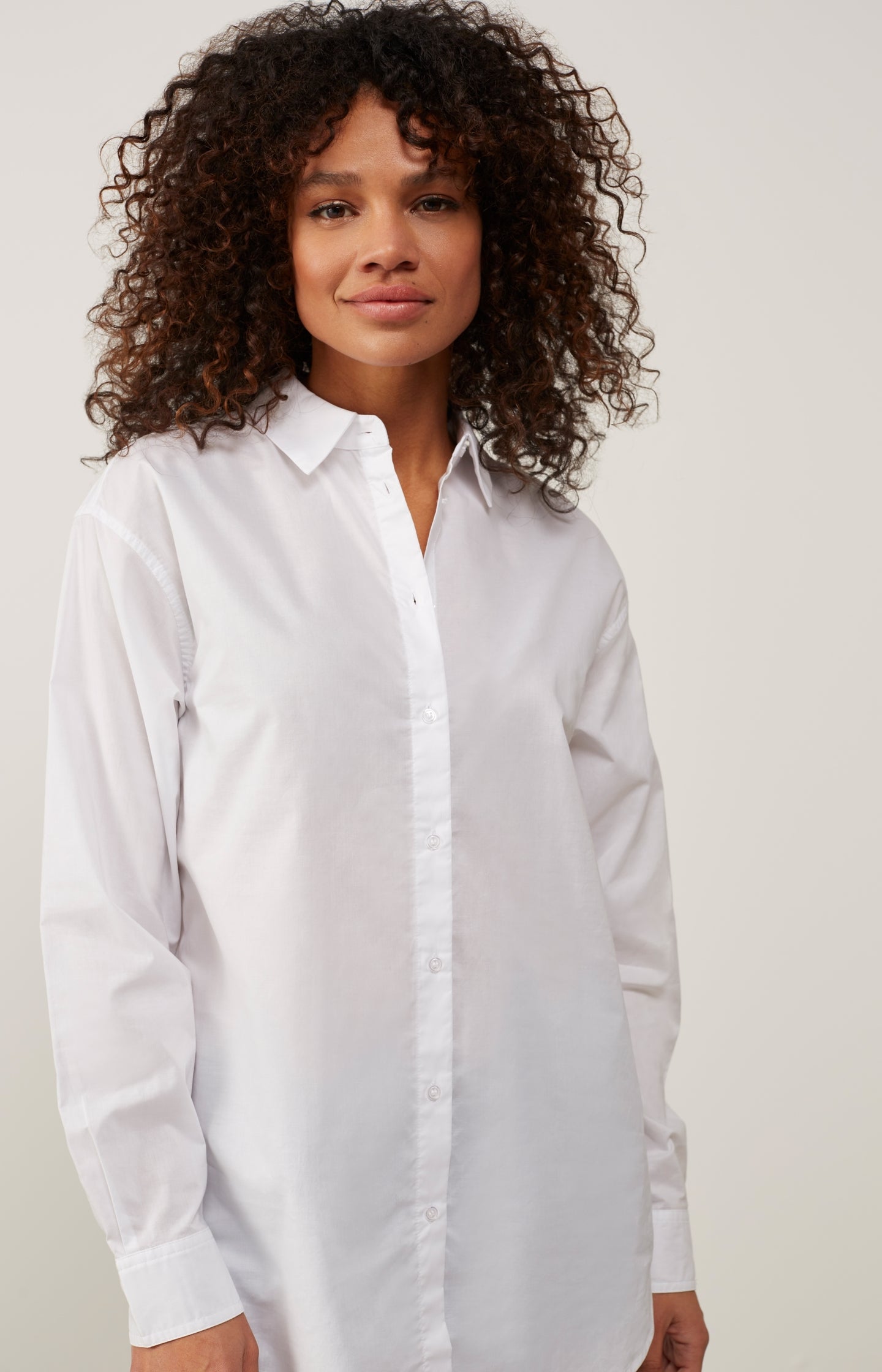 Classic poplin shirt with oversized boyfriend fit