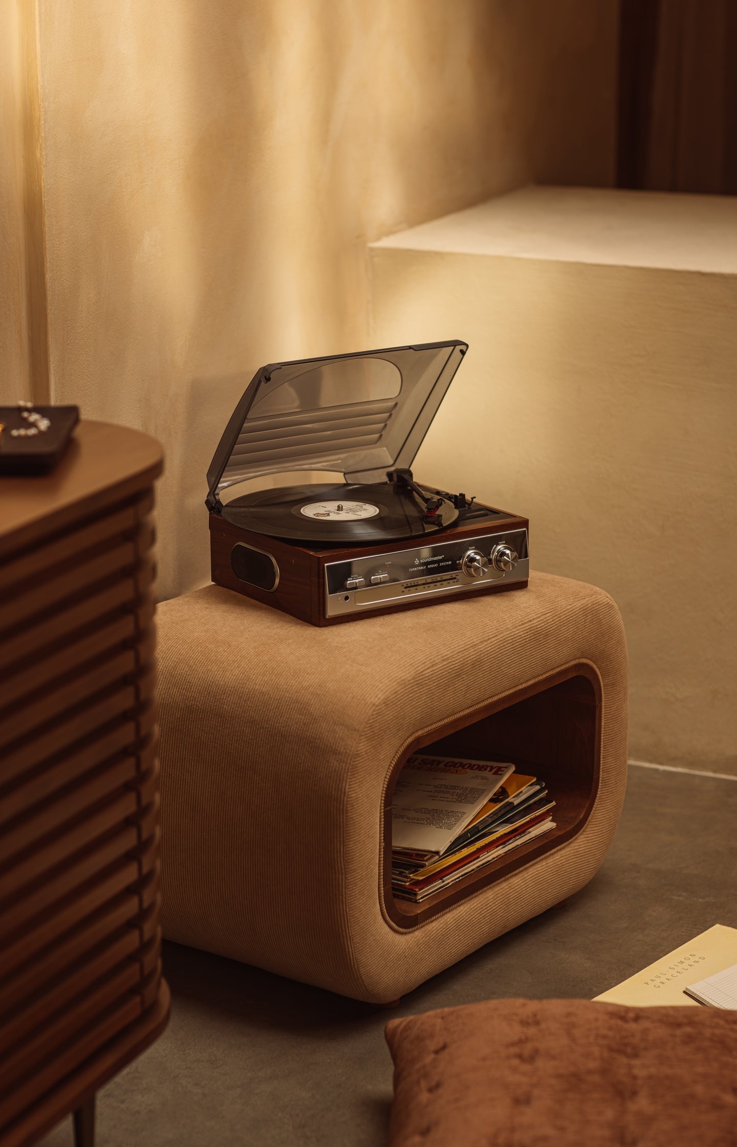 Corduroy pouf with wooden frame - Type: lookbook