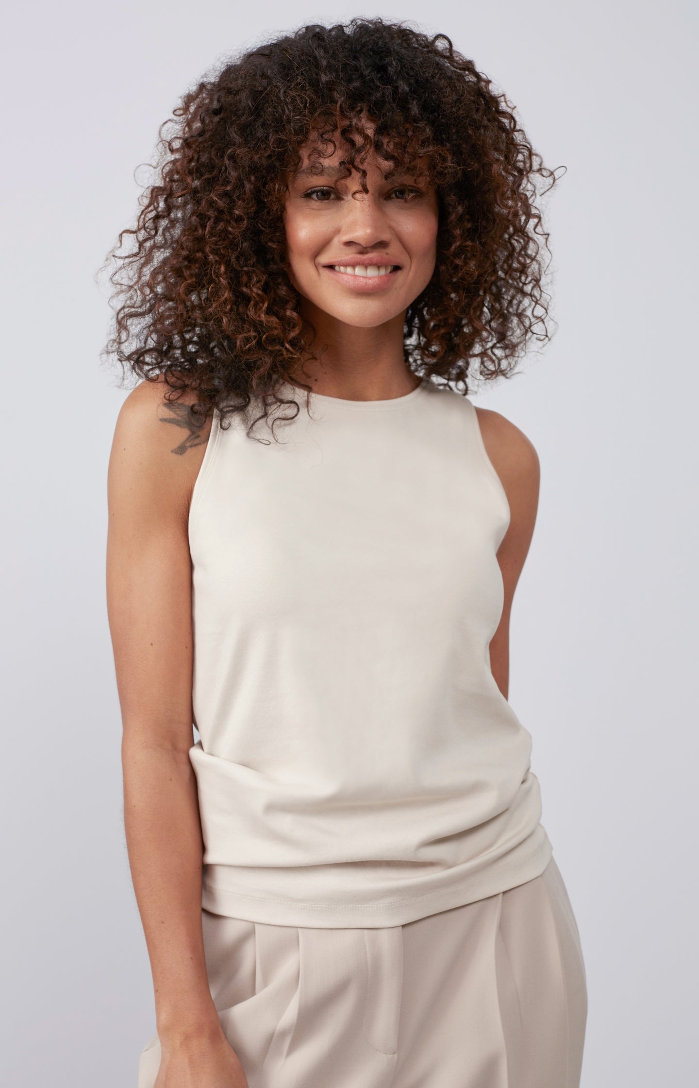 Cotton halter top with crewneck in a slim fit