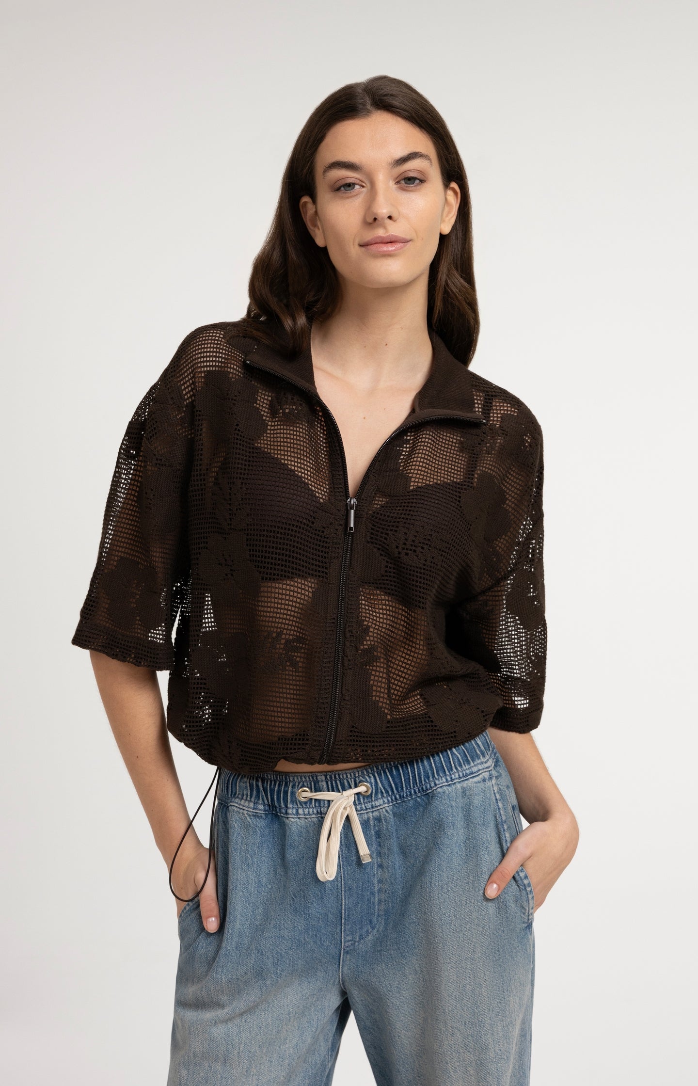 Crochet jacket with floral pattern and short sleeves