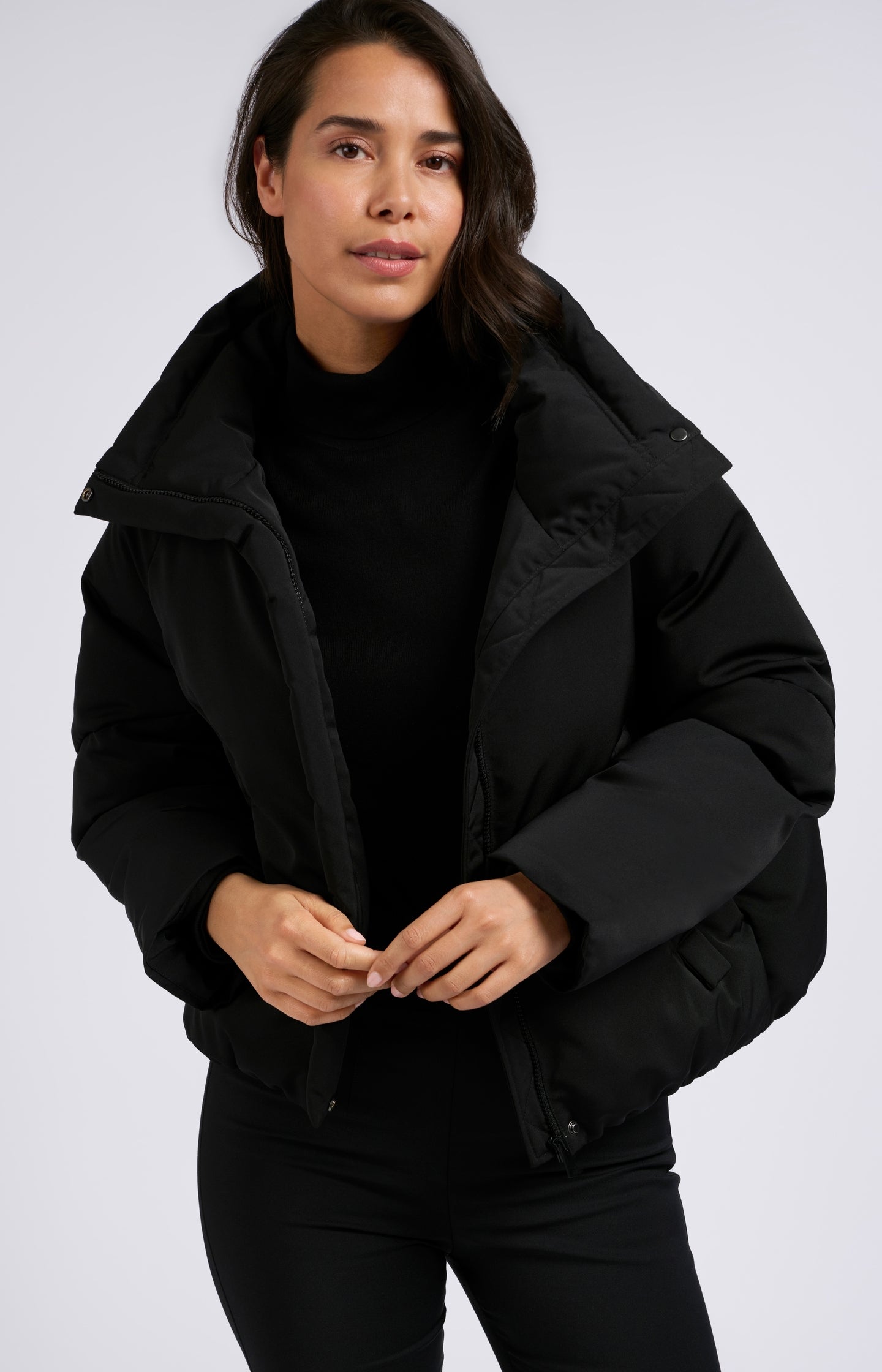 Cropped oversized puffer jacket with high collar and pockets - Type: lookbook