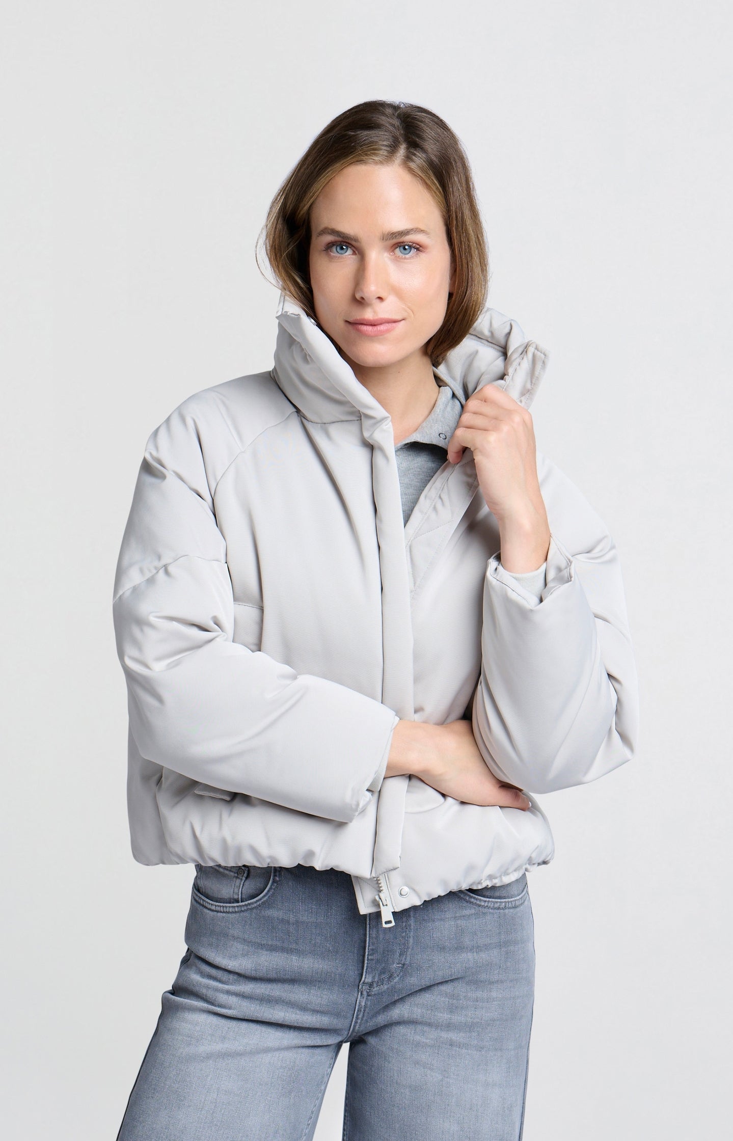 Cropped oversized puffer jacket with high collar and pockets