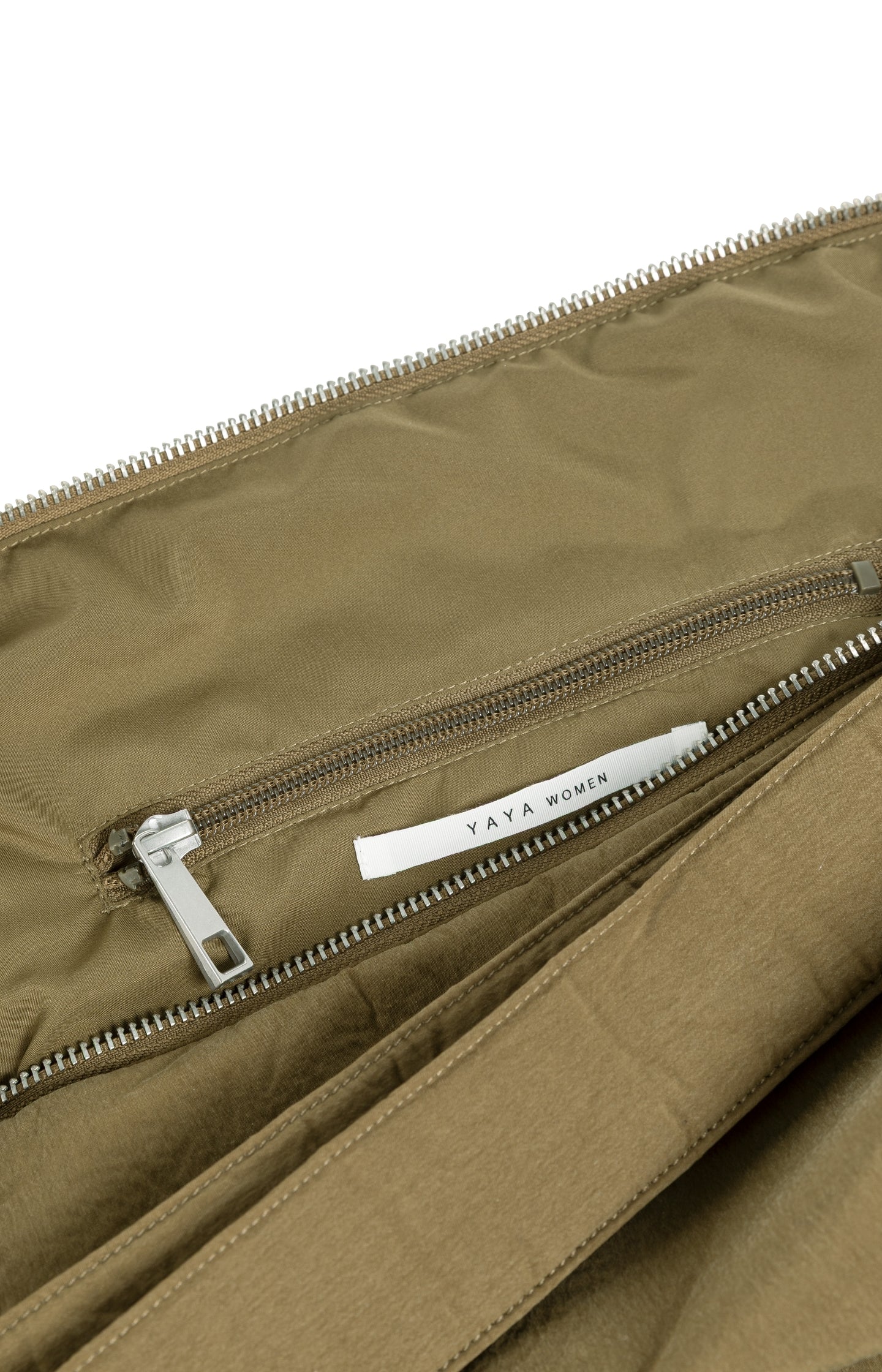 Crossbody bag with zip