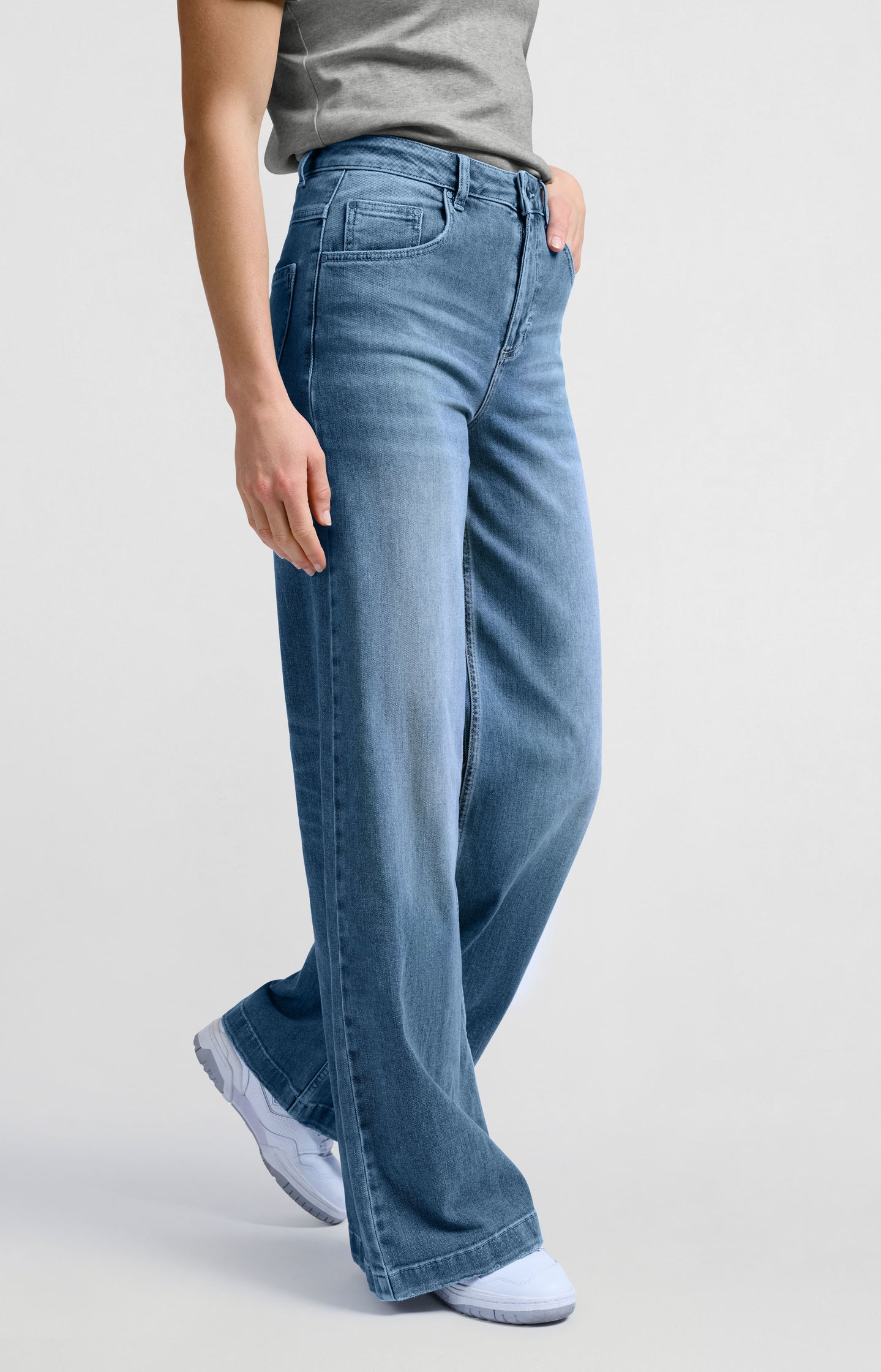 Denim trousers with extra wide legs and high waist - L34