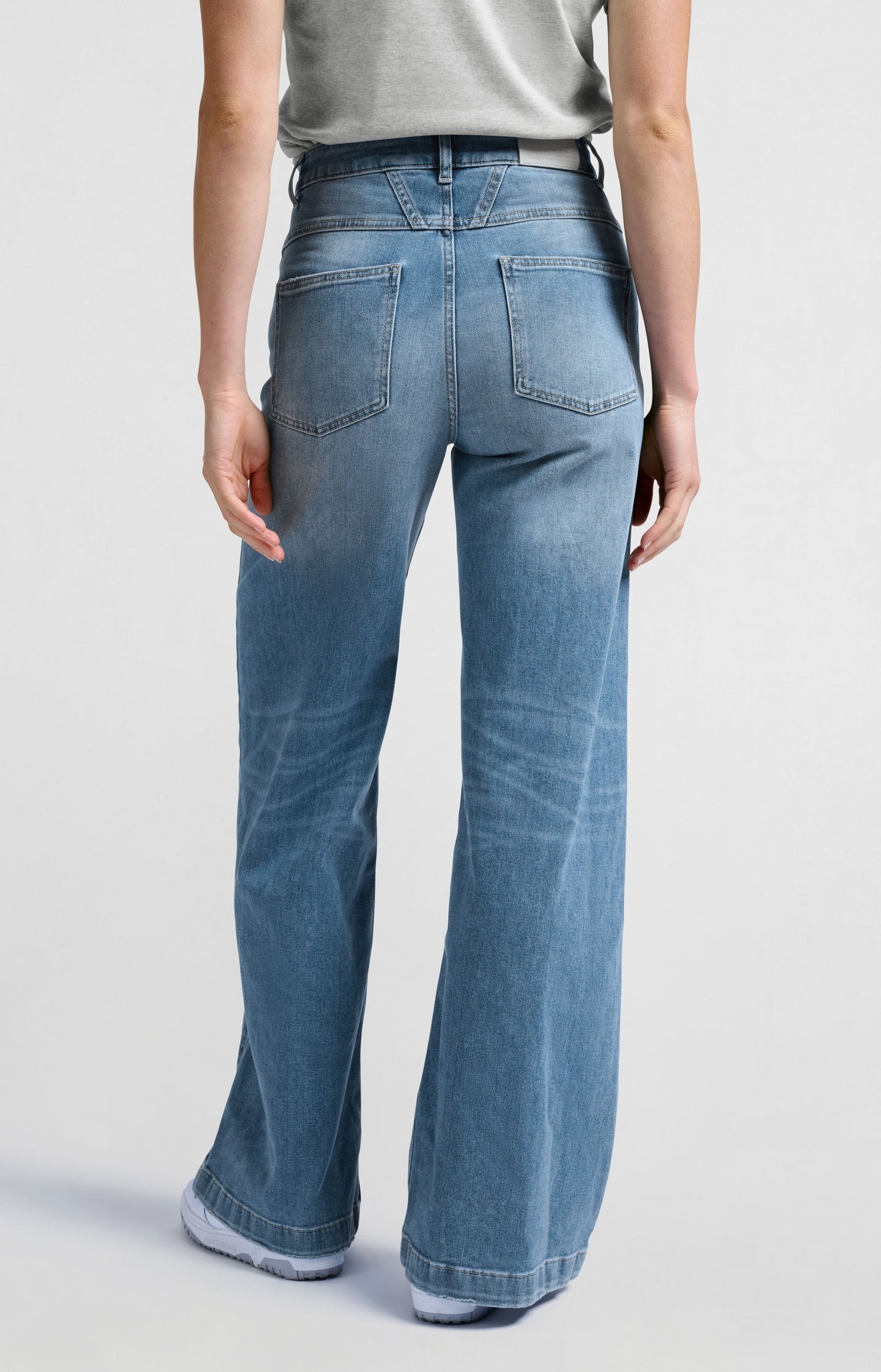 Denim trousers with extra wide legs and high waist - L34