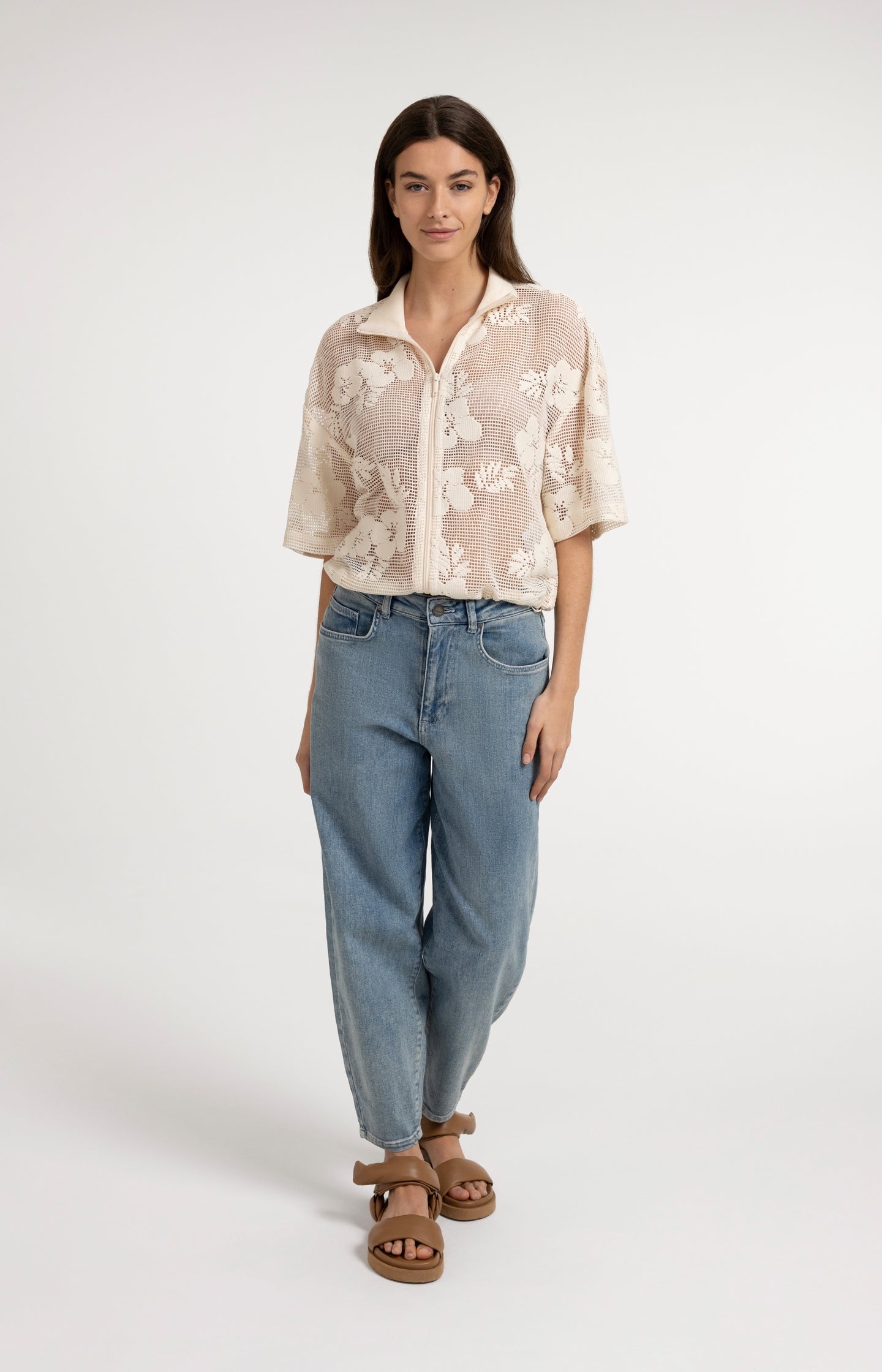Denim trousers with loose fit - Type: video
