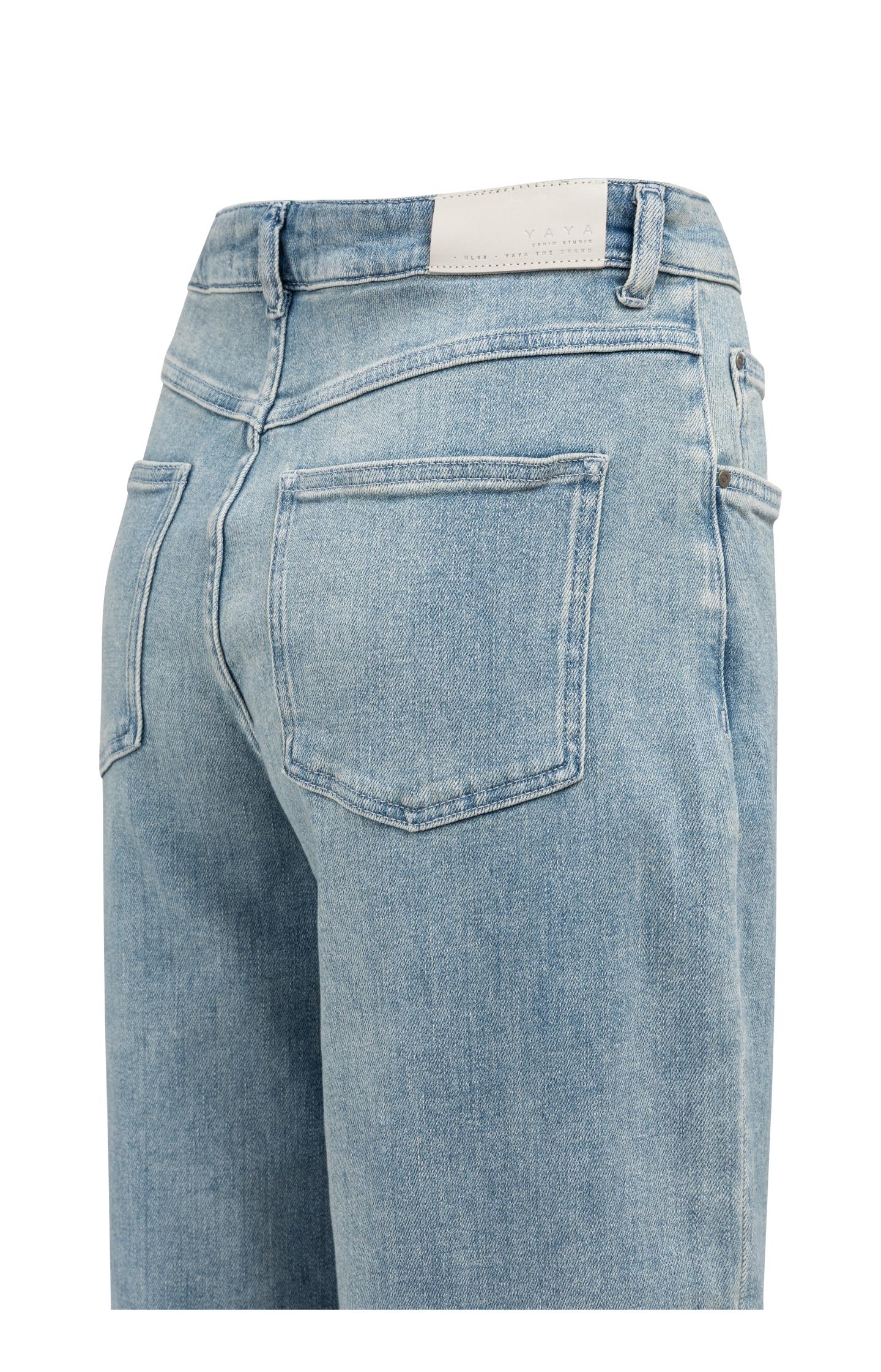 Denim trousers with loose fit - Type: video