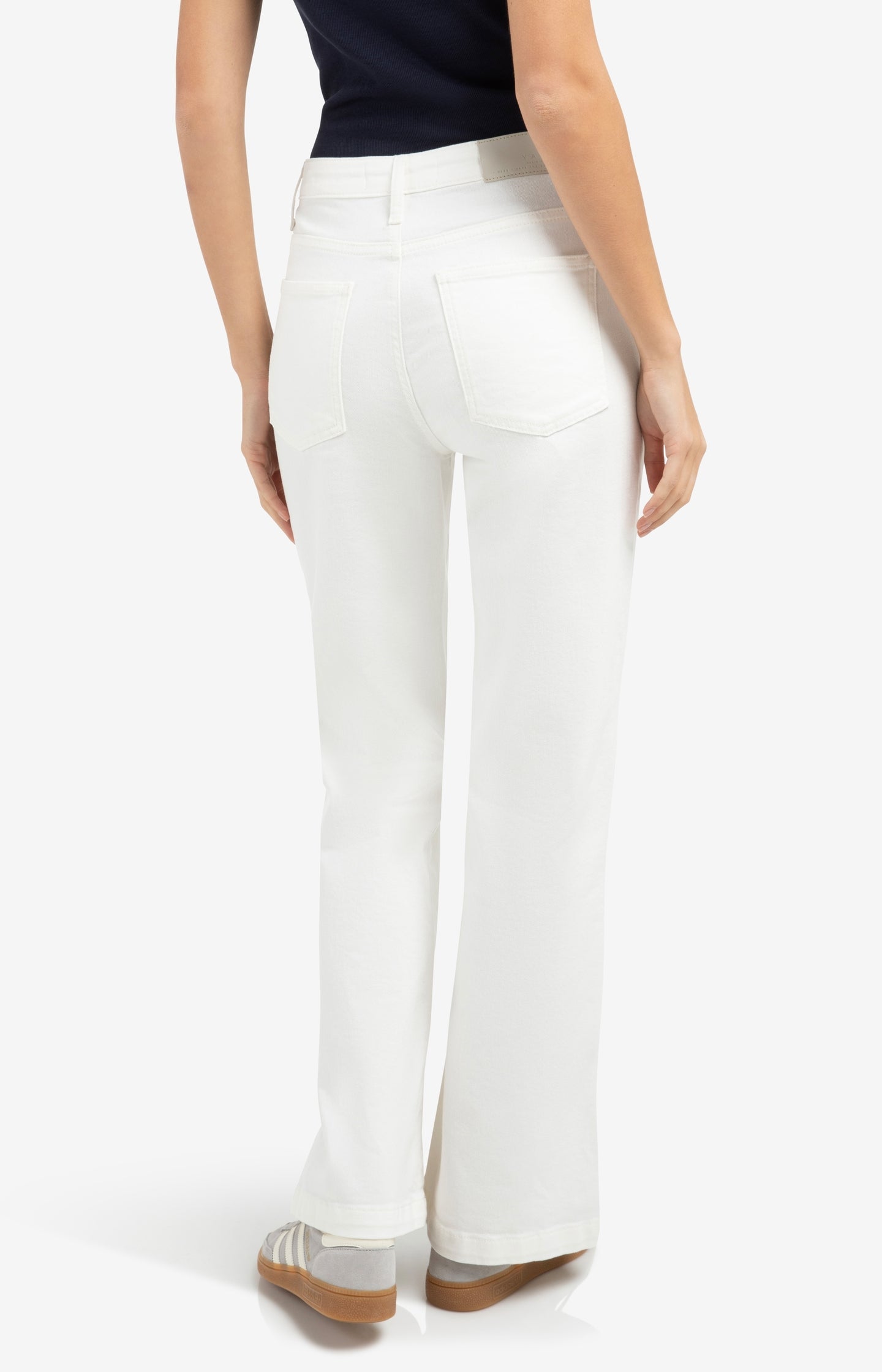 Denim trousers with wide legs and button details (L32)