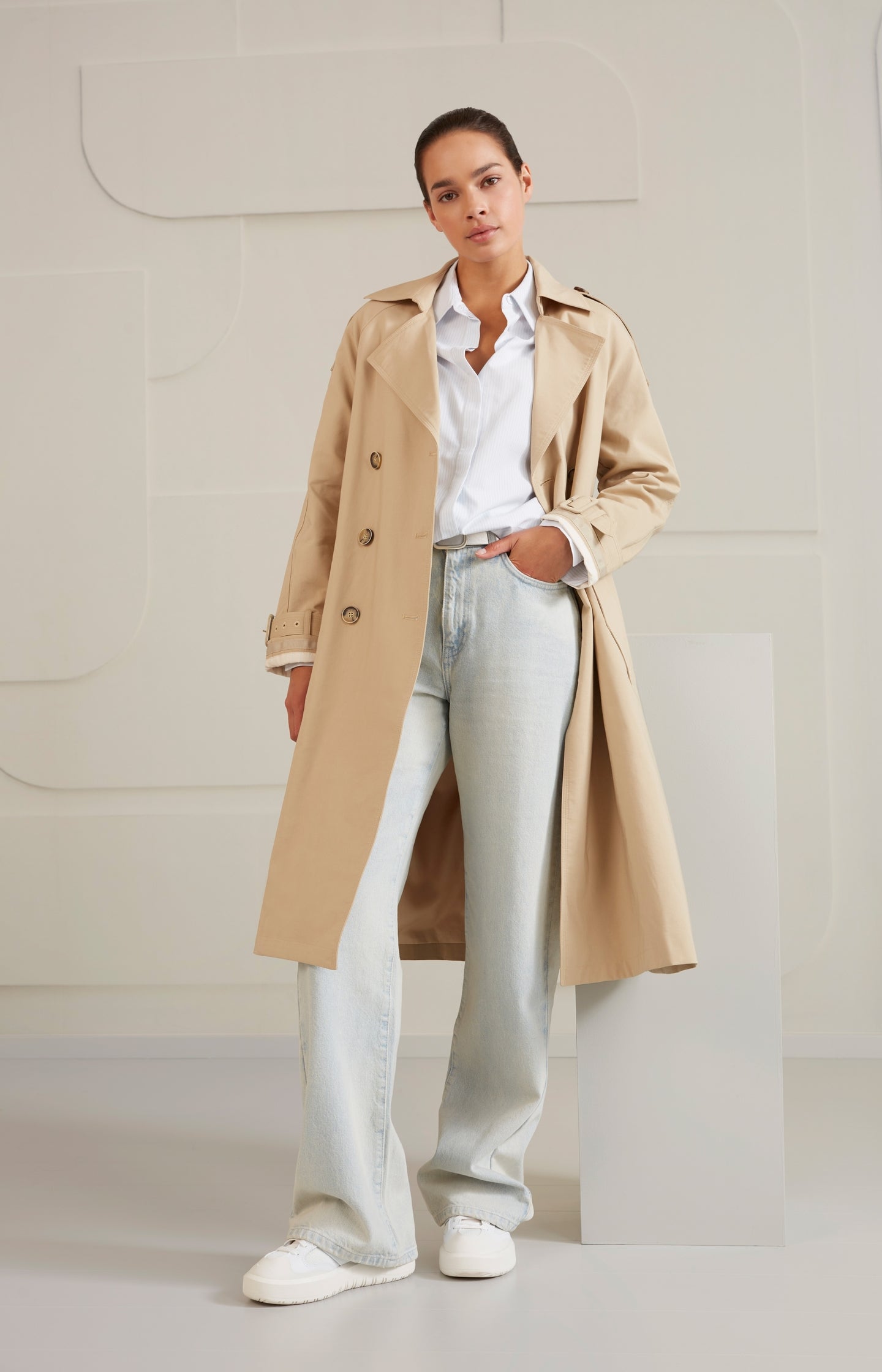 Theory linen coated rain popular trench coat with belt nnDouble breasted nFront pockets