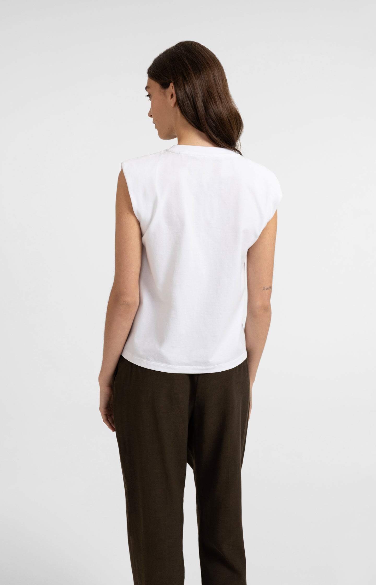 Double-layer sleeveless top with scarf detail