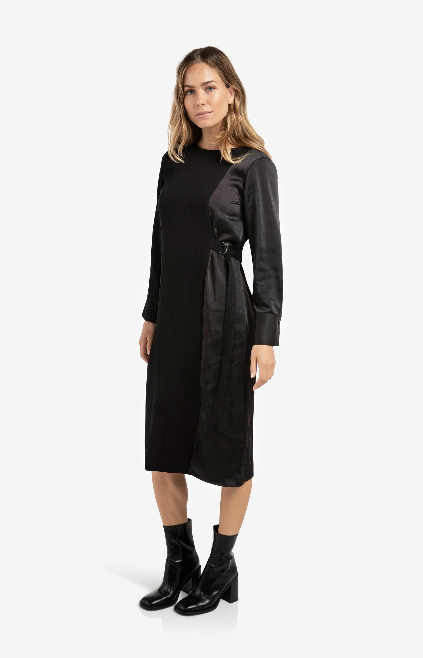 Dress with fabric mix and belt detail