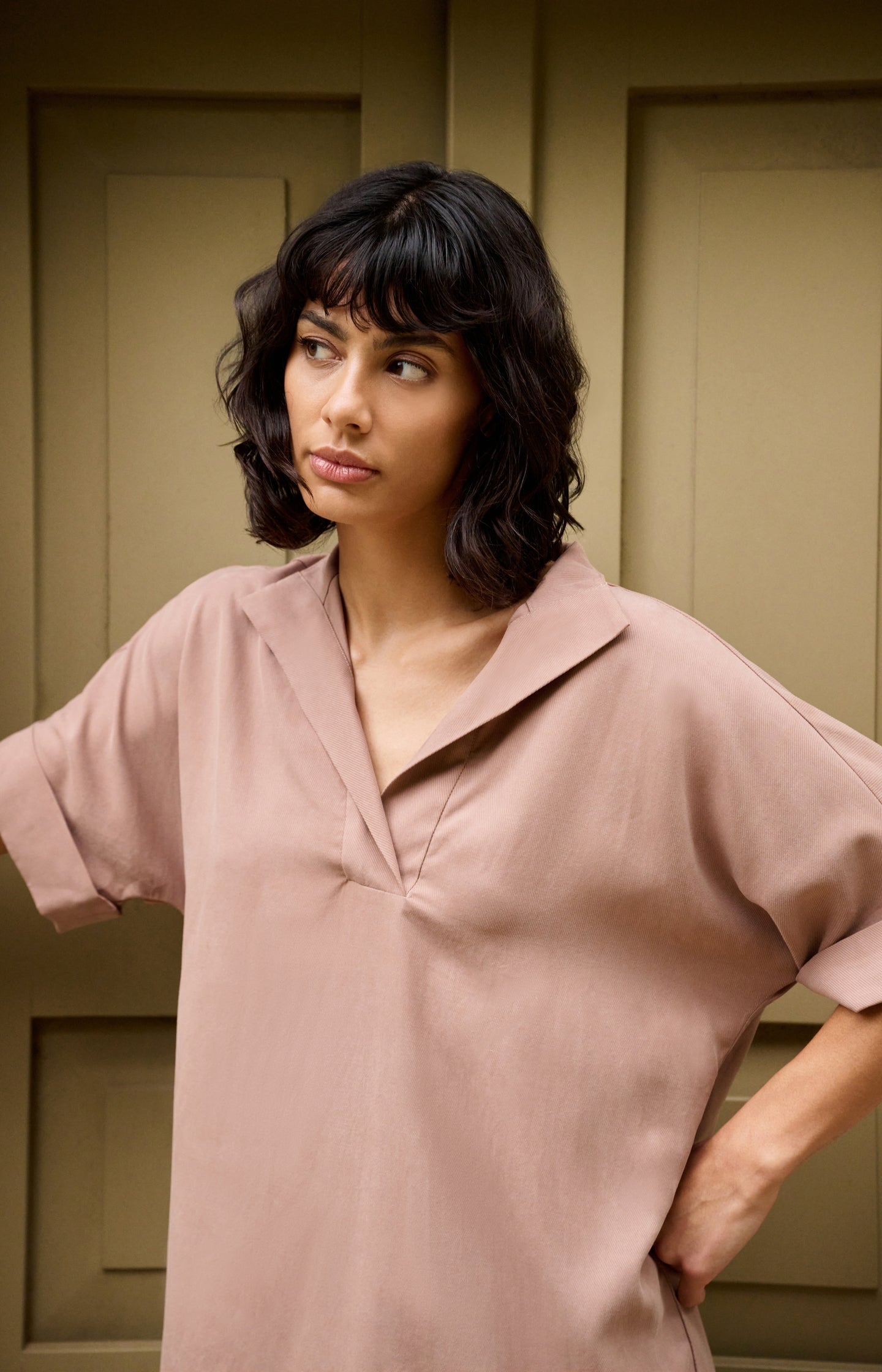 Dress with short sleeves and polo collar