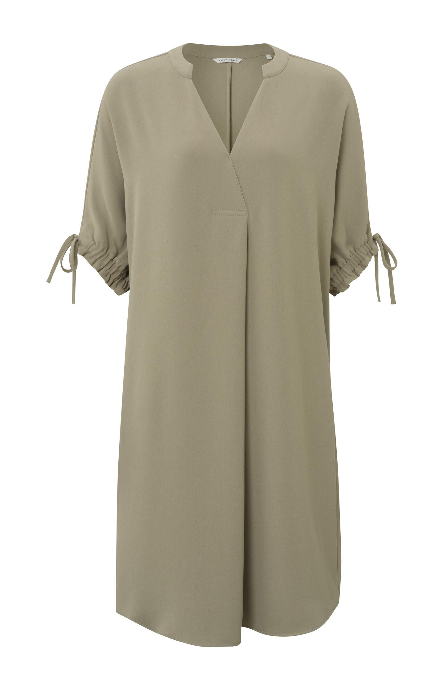 Dress with V-neck, mid-length sleeves and pleated detail - Type: product