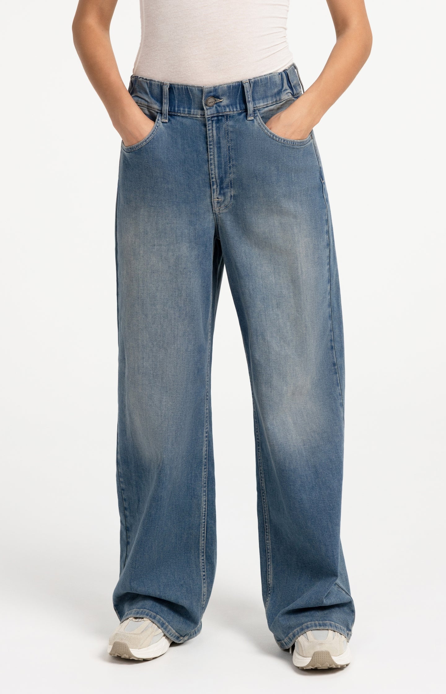 Extra long wide leg jeans - L32