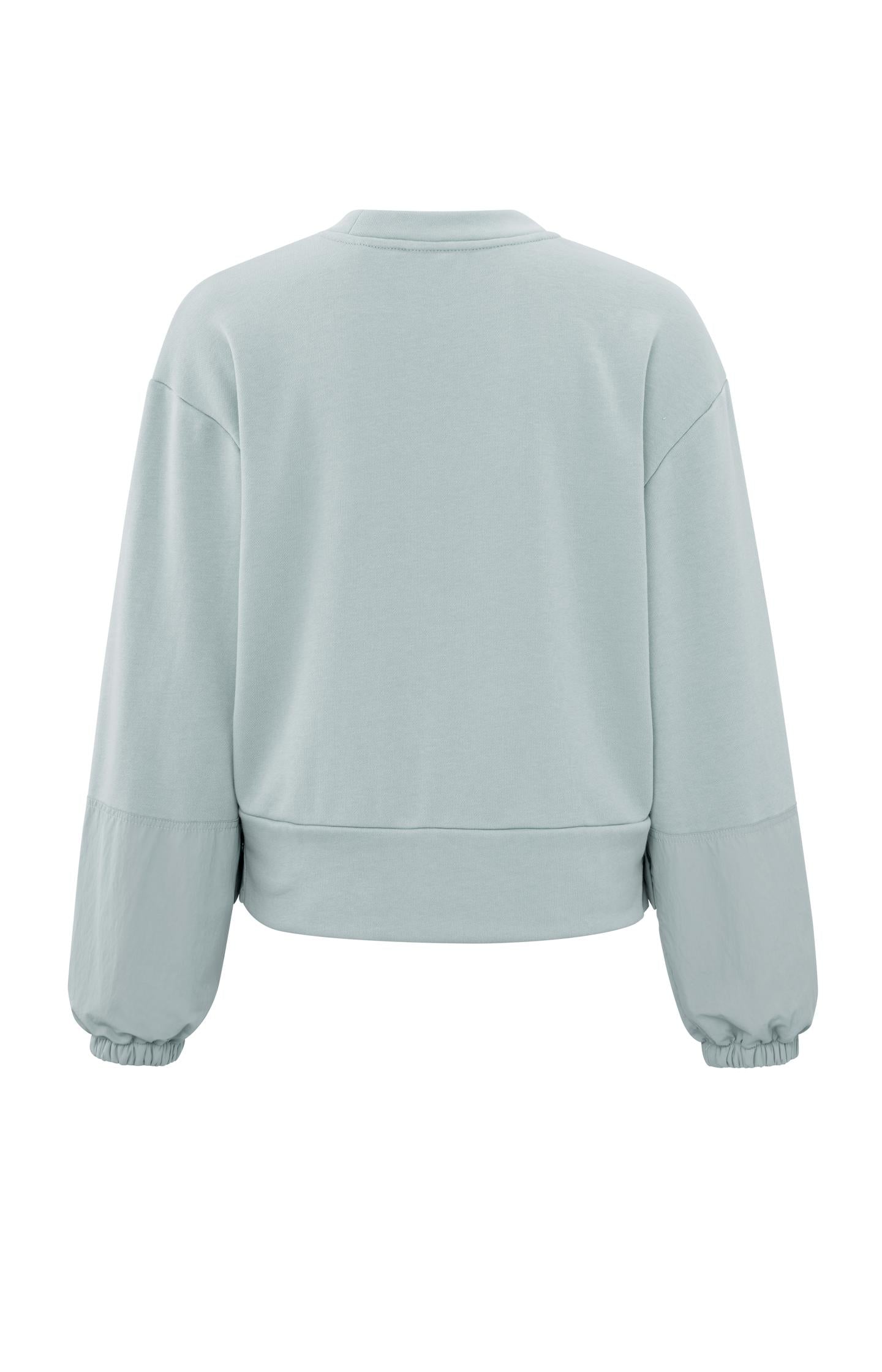 Sweatshirt with crewneck, long sleeves and button details