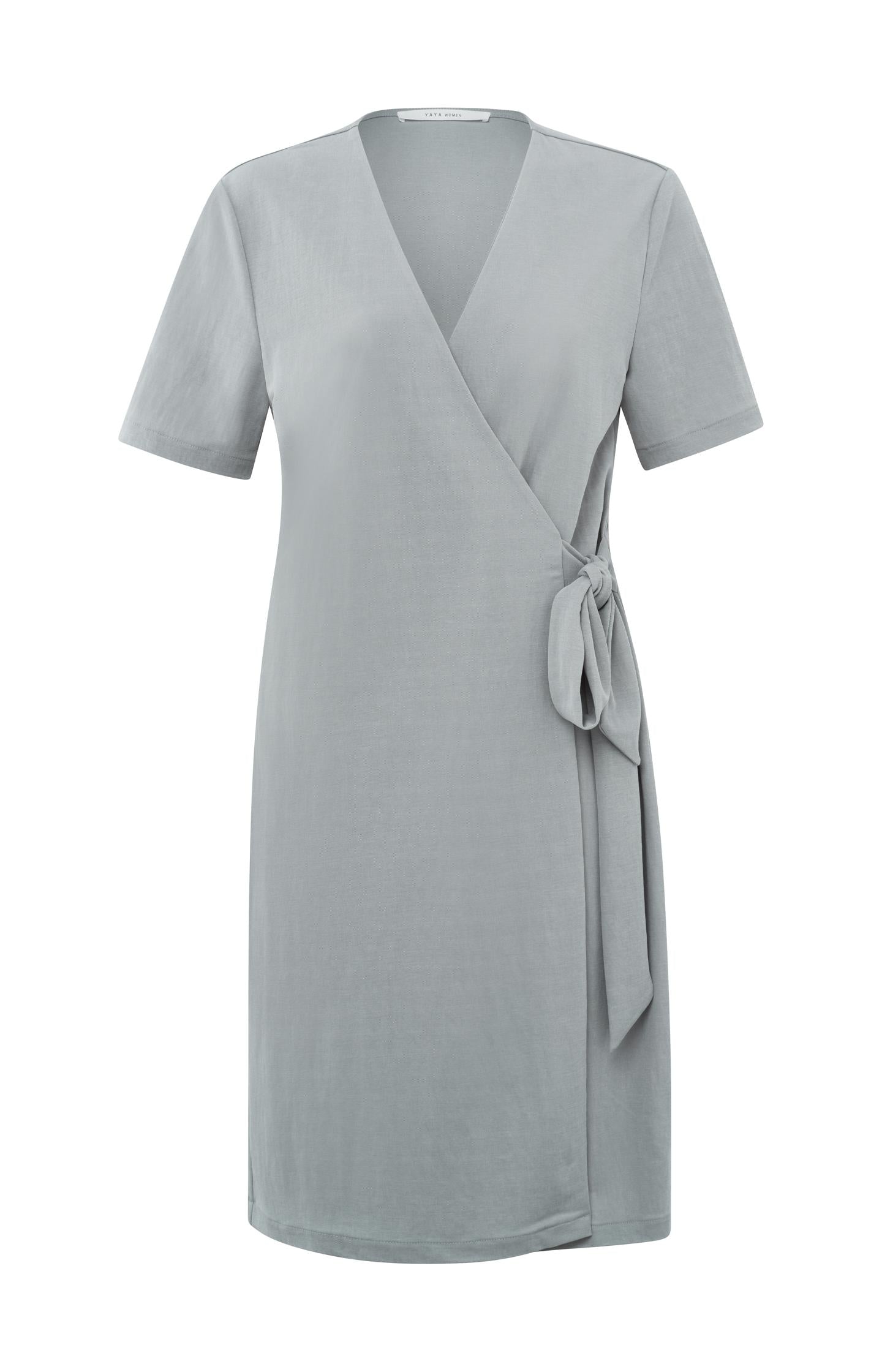 Faux wrap dress with V-neck, short sleeves and waist detail - Type: product