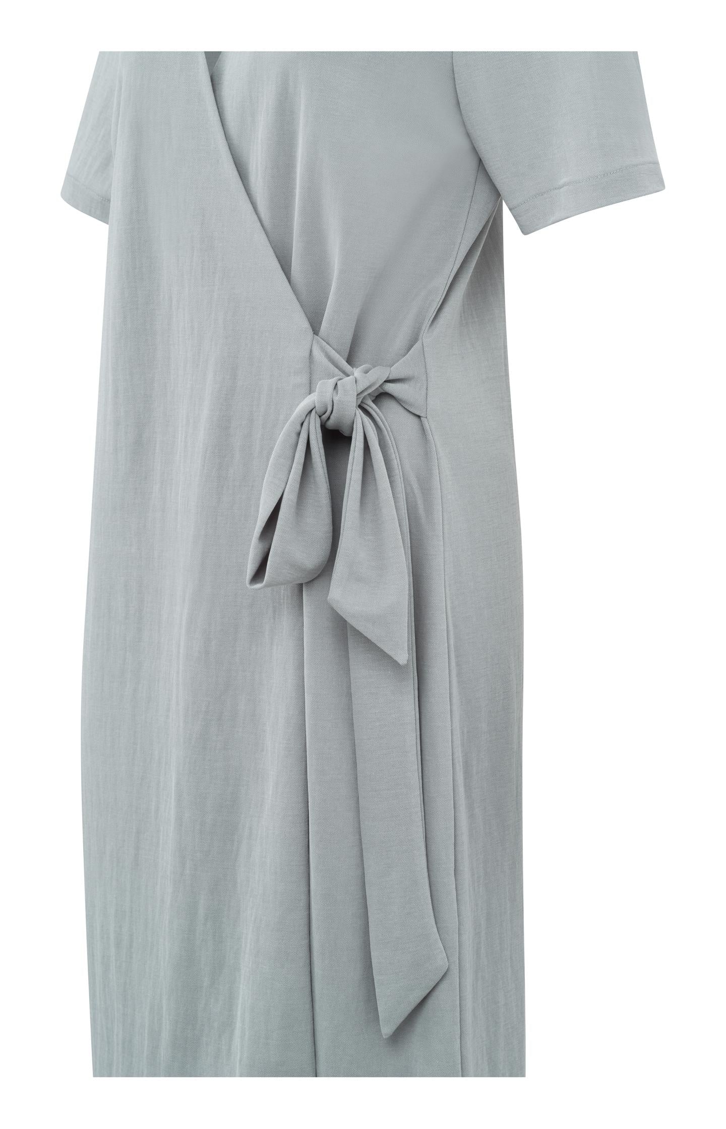 Faux wrap dress with V-neck, short sleeves and waist detail