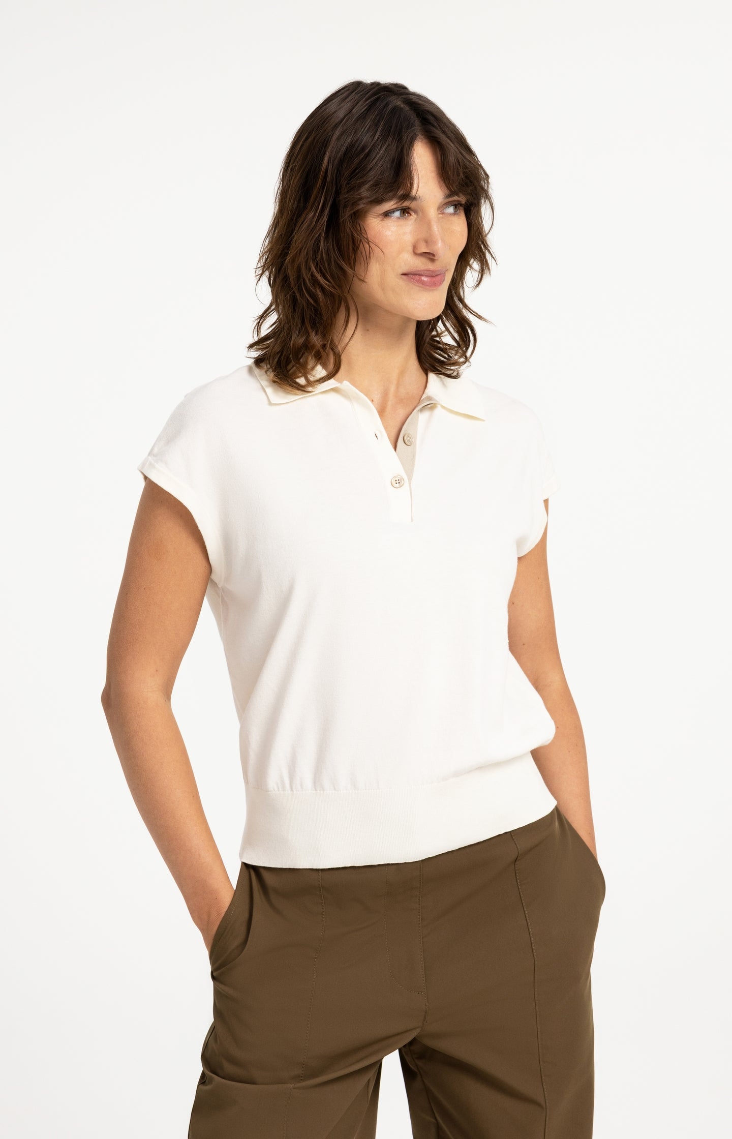 Fine-knit sleeveless polo