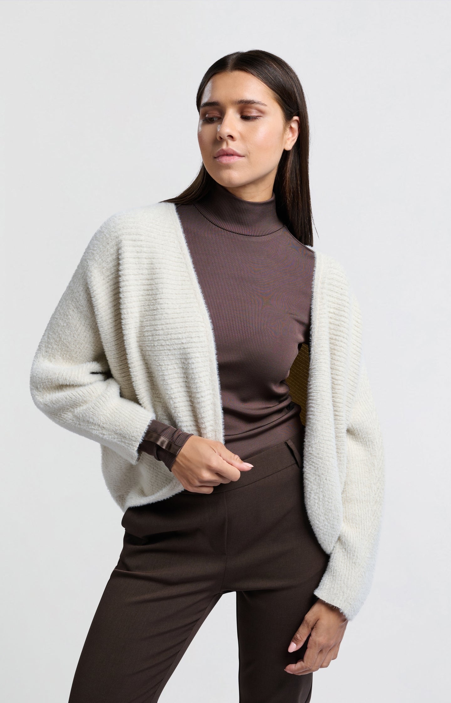 Fine knit turtleneck with long sleeves and buttons