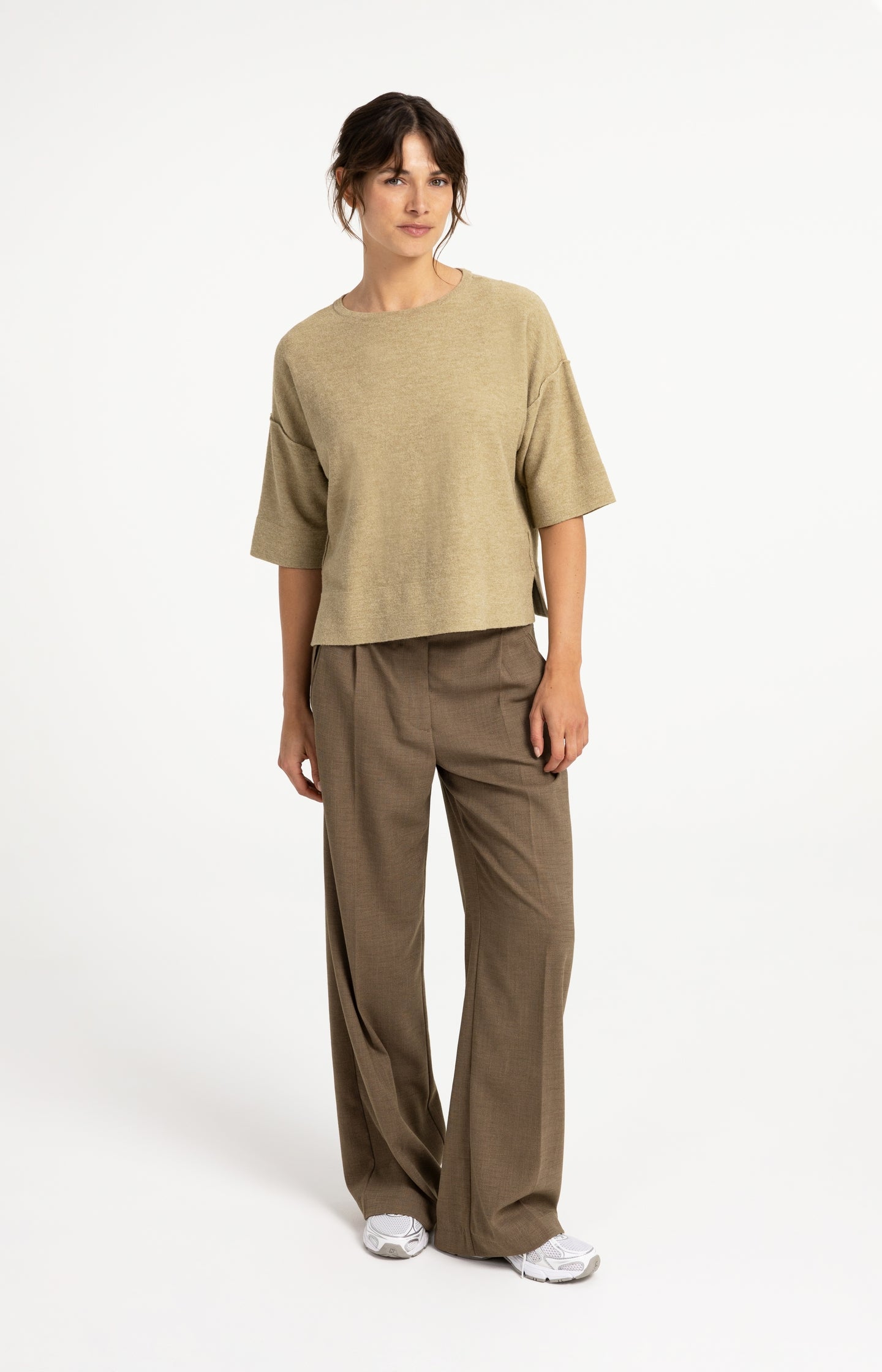Fine knitted oversized T-shirt with half-length sleeves
